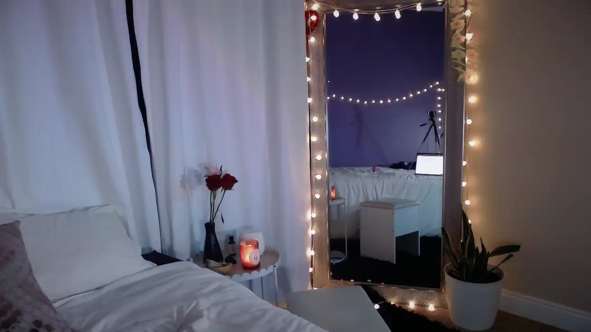 Gallery image thumbnail from ElsaLust's myfreecams stream on, 09/30/2025, 07:32 image 19 of 20