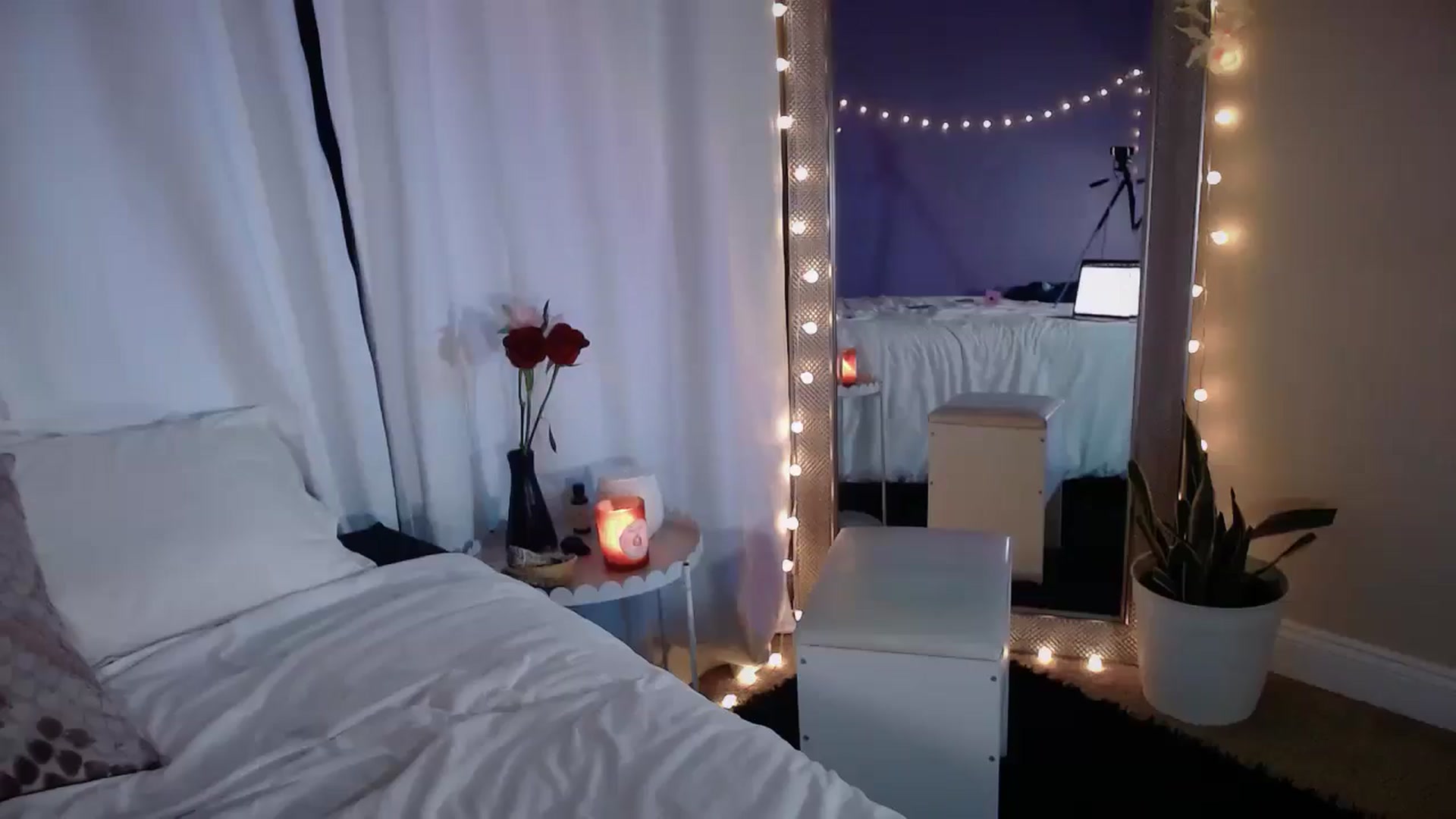 Gallery image thumbnail from ElsaLust's myfreecams stream on, 09/30/2025, 07:32 image 15 of 20