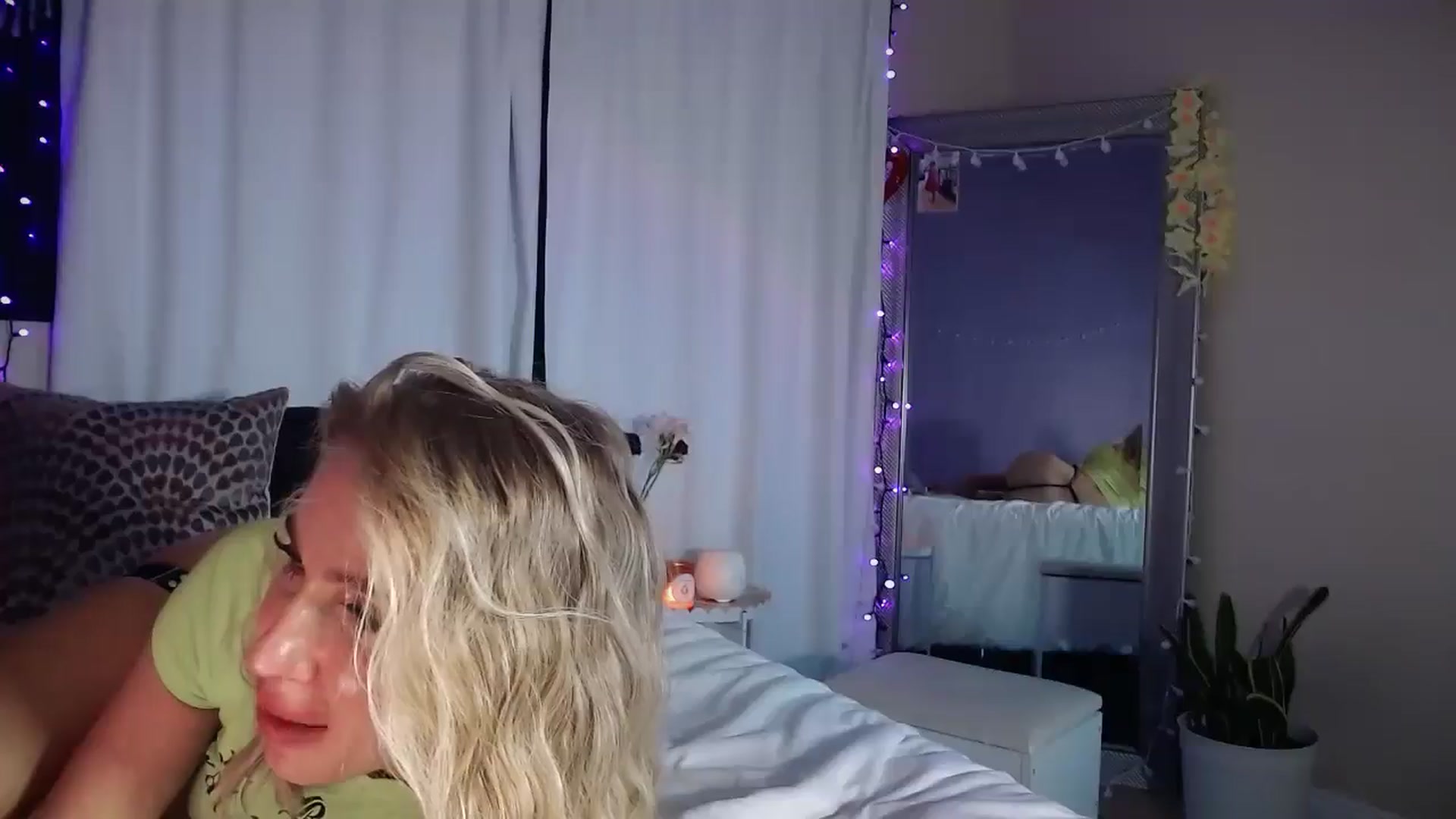 Gallery image thumbnail from ElsaLust's myfreecams stream on, 10/09/2025, 10:44 image 16 of 20