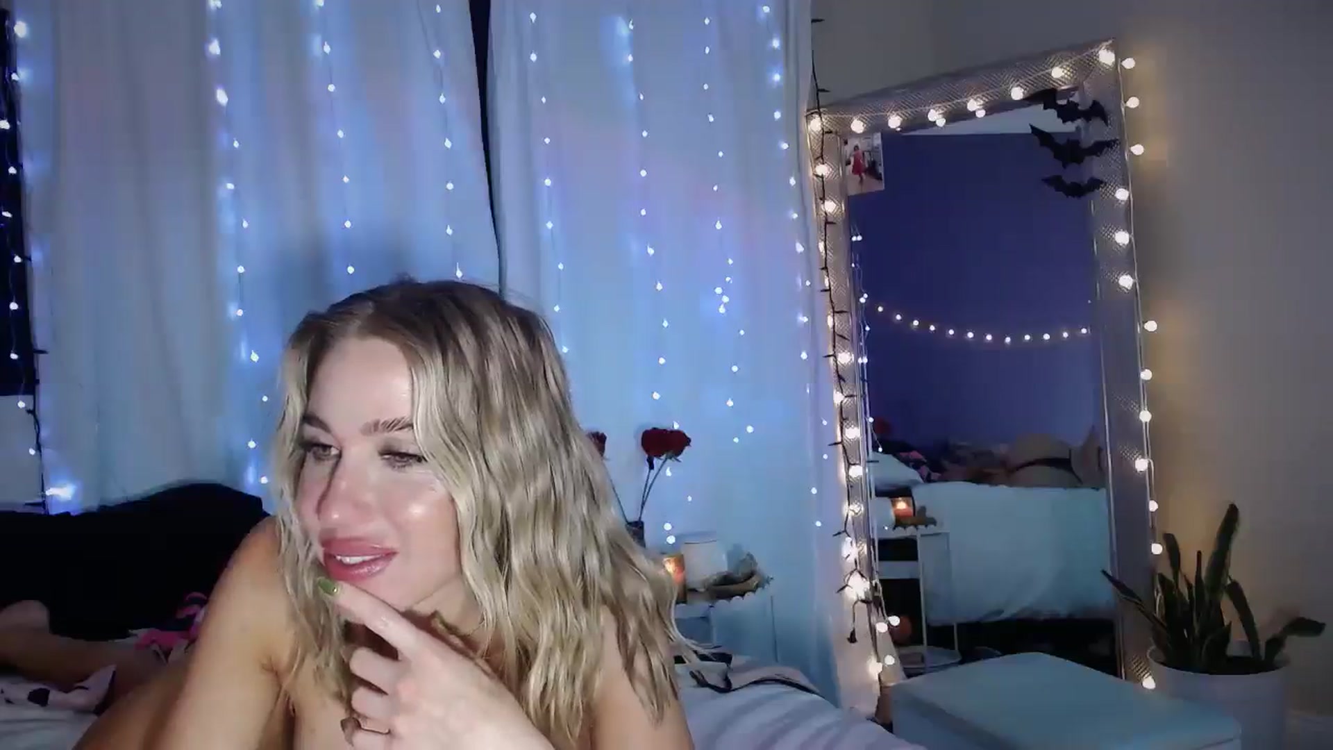 Gallery image thumbnail from ElsaLust's myfreecams stream on, 10/27/2025, 08:54 image 18 of 20