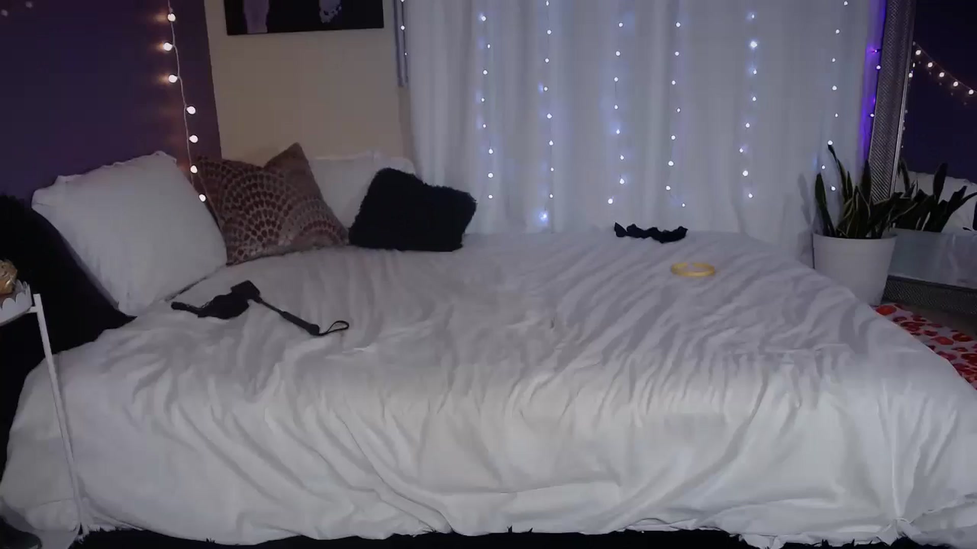 Gallery image thumbnail from ElsaLust's myfreecams stream on, 12/12/2025, 11:48 image 17 of 20