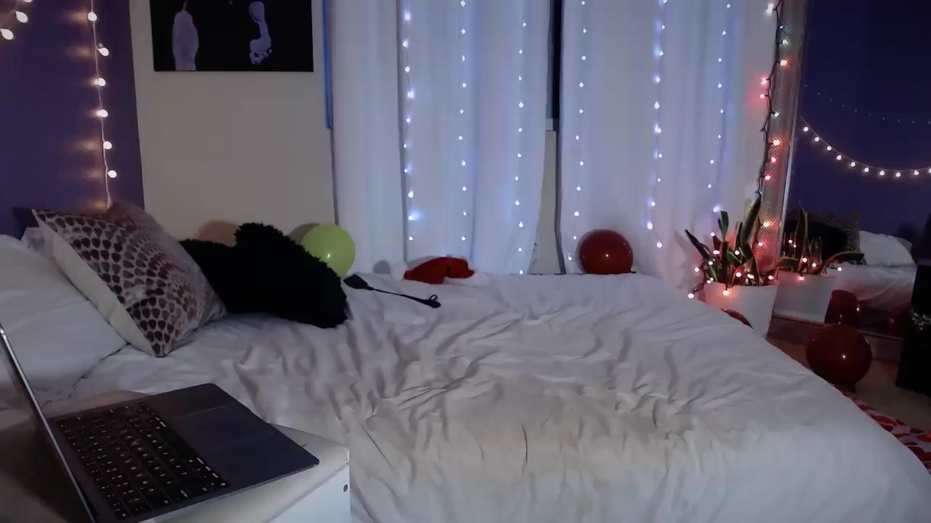 Gallery image thumbnail from ElsaLust's myfreecams stream on, 12/19/2025, 09:12 image 18 of 20