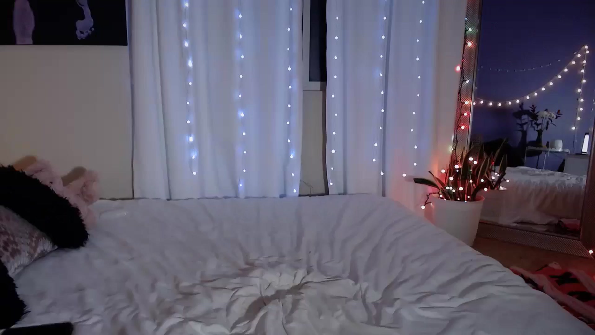 Gallery image thumbnail from ElsaLust's myfreecams stream on, 12/29/2025, 10:41 image 19 of 20