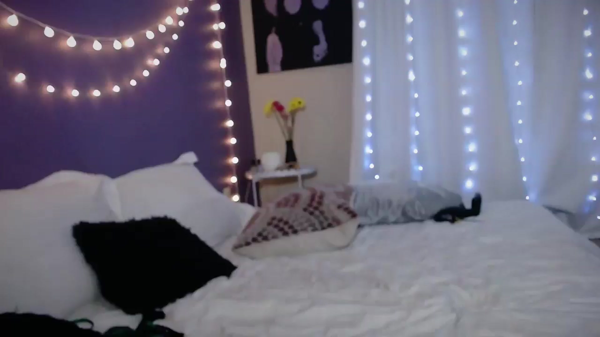 Gallery image thumbnail from ElsaLust's myfreecams stream on, 04/29/2026, 09:27 image 9 of 20
