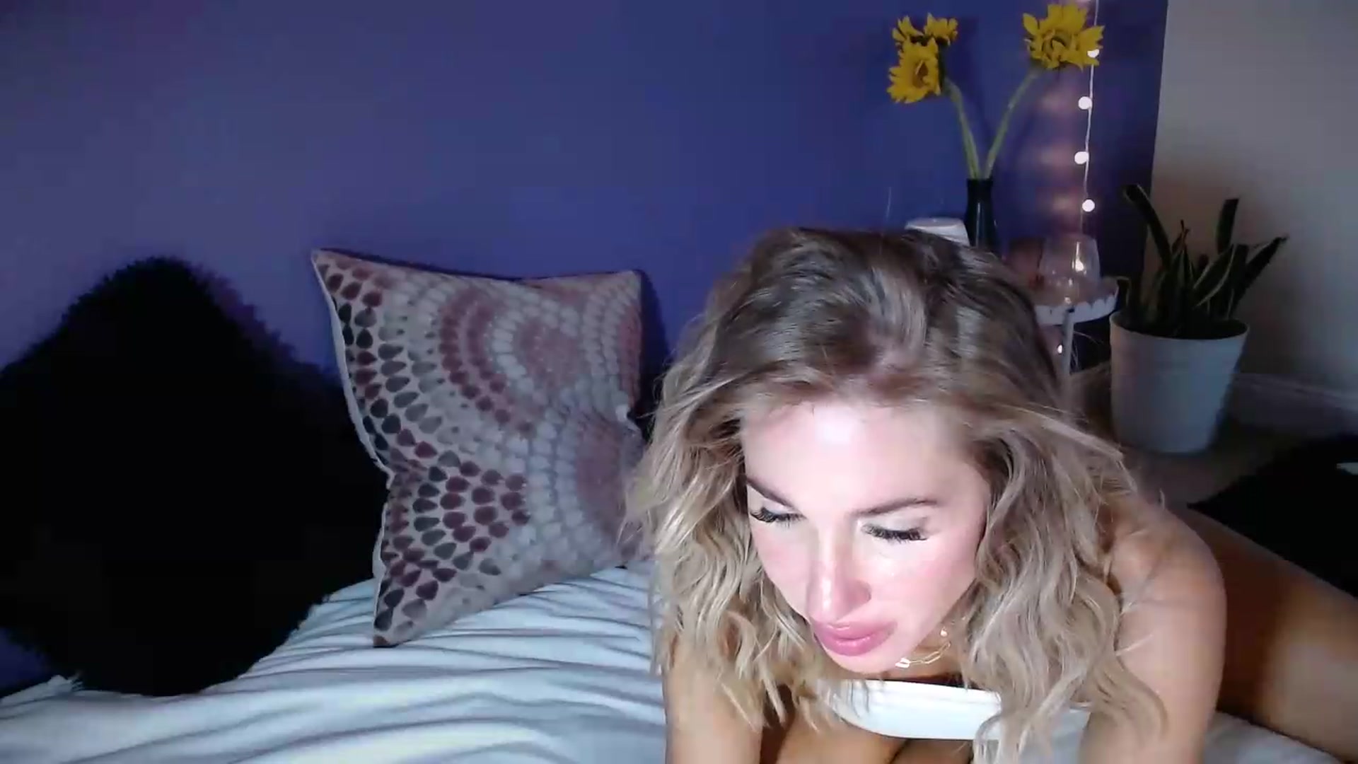 Gallery image thumbnail from ElsaLust's myfreecams stream on, 06/04/2026, 10:08 image 14 of 20