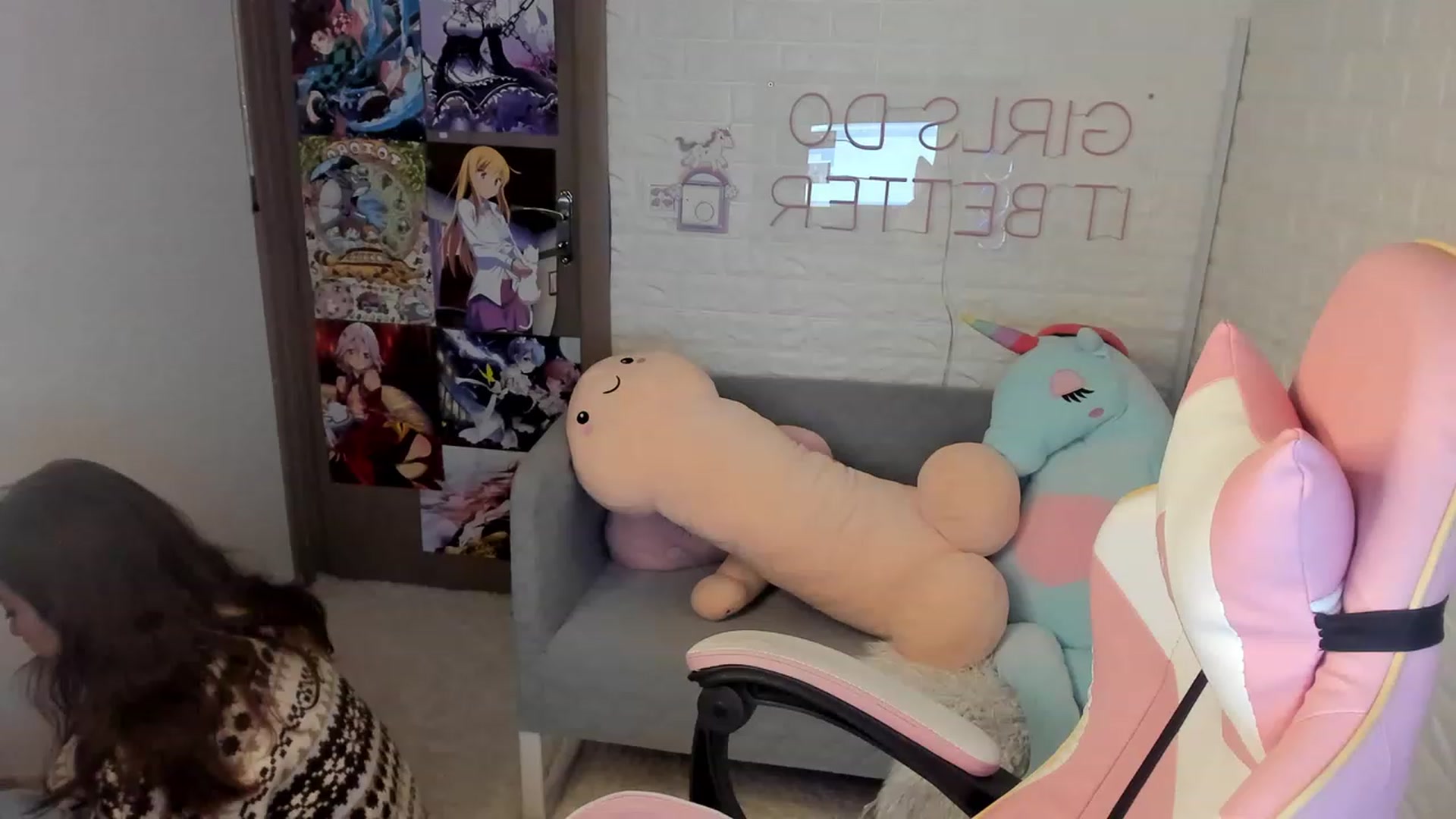Gallery image thumbnail from ElsaYoung's myfreecams stream on, 12/06/2022, 09:11 image 2 of 20