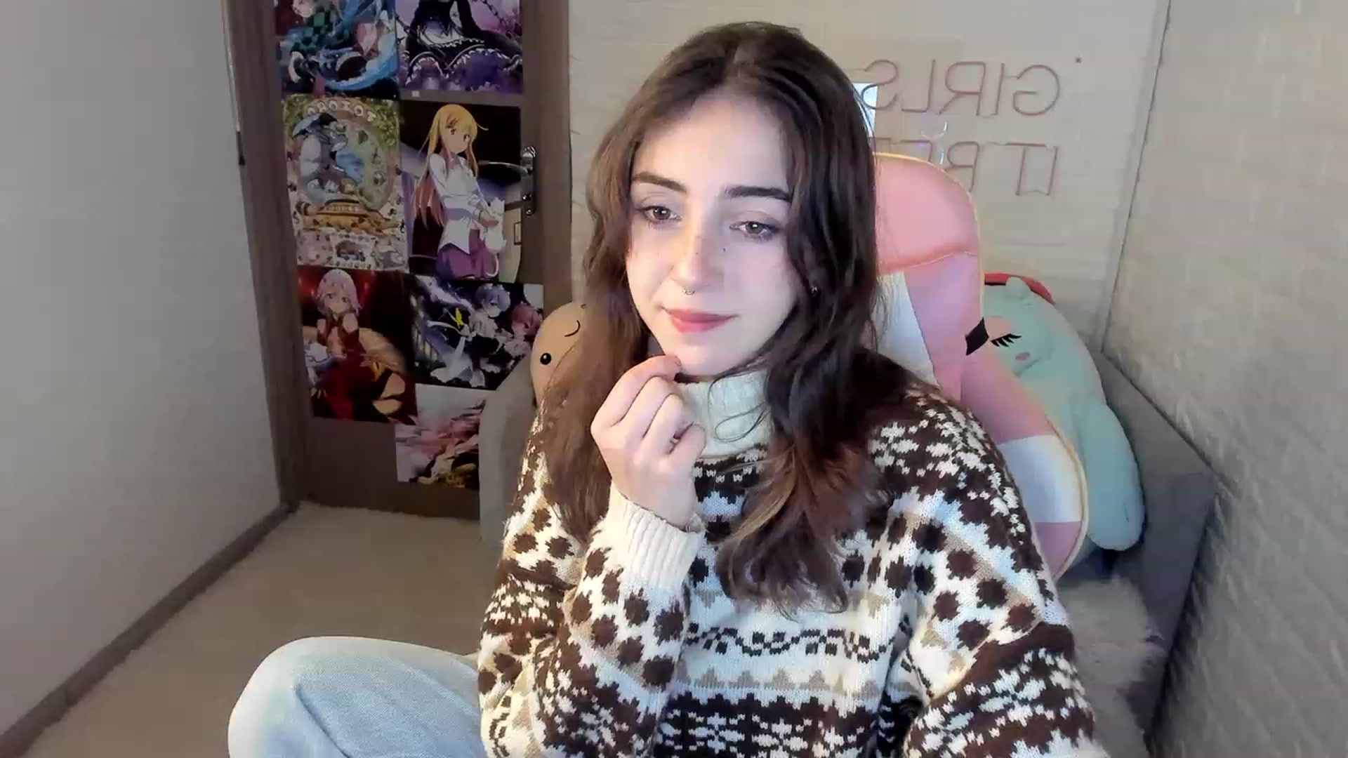 Gallery image thumbnail from ElsaYoung's myfreecams stream on, 12/06/2022, 09:11 image 19 of 20