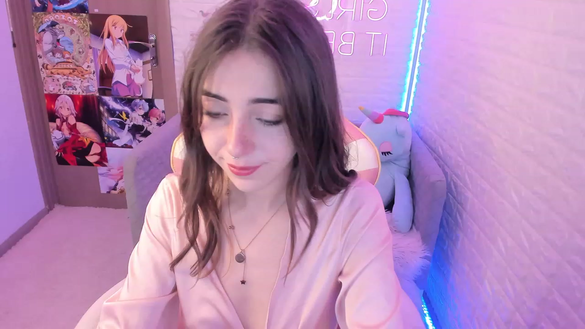 Gallery image thumbnail from ElsaYoung's myfreecams stream on, 12/09/2022, 07:16 image 1 of 20
