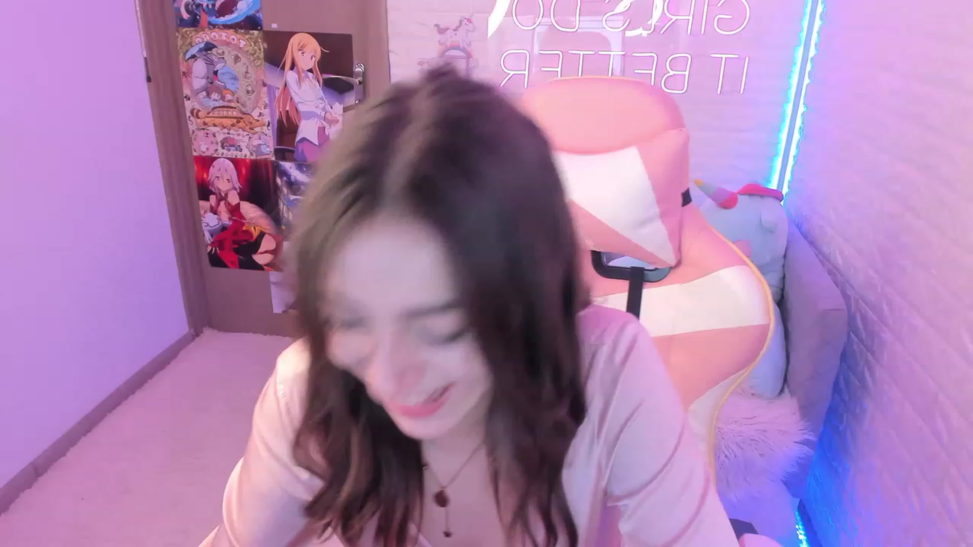 Gallery image thumbnail from ElsaYoung's myfreecams stream on, 12/09/2022, 07:16 image 9 of 20