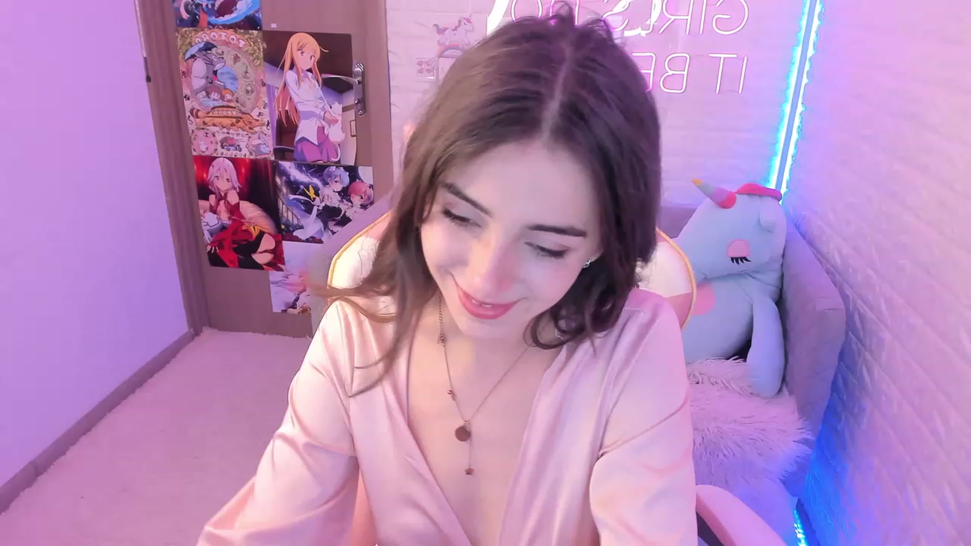 Gallery image thumbnail from ElsaYoung's myfreecams stream on, 12/09/2022, 07:16 image 10 of 20