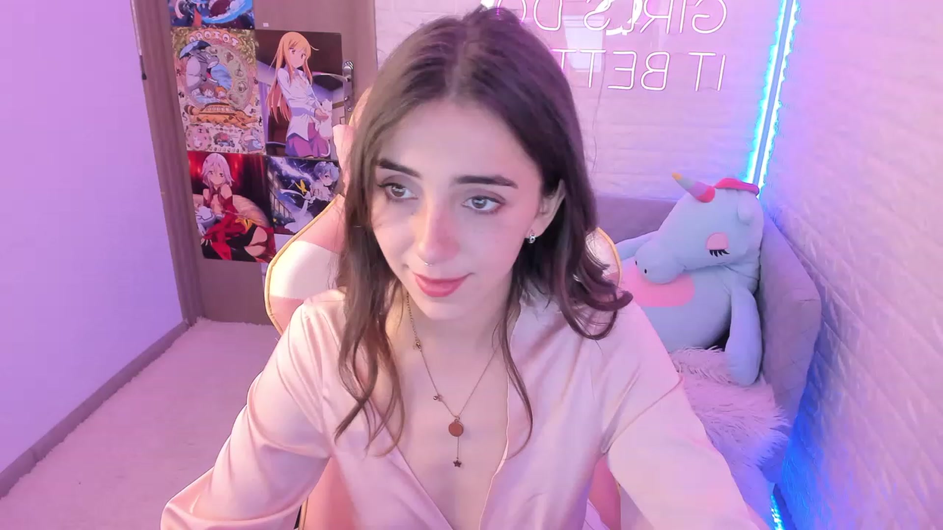 Gallery image thumbnail from ElsaYoung's myfreecams stream on, 12/09/2022, 07:16 image 12 of 20