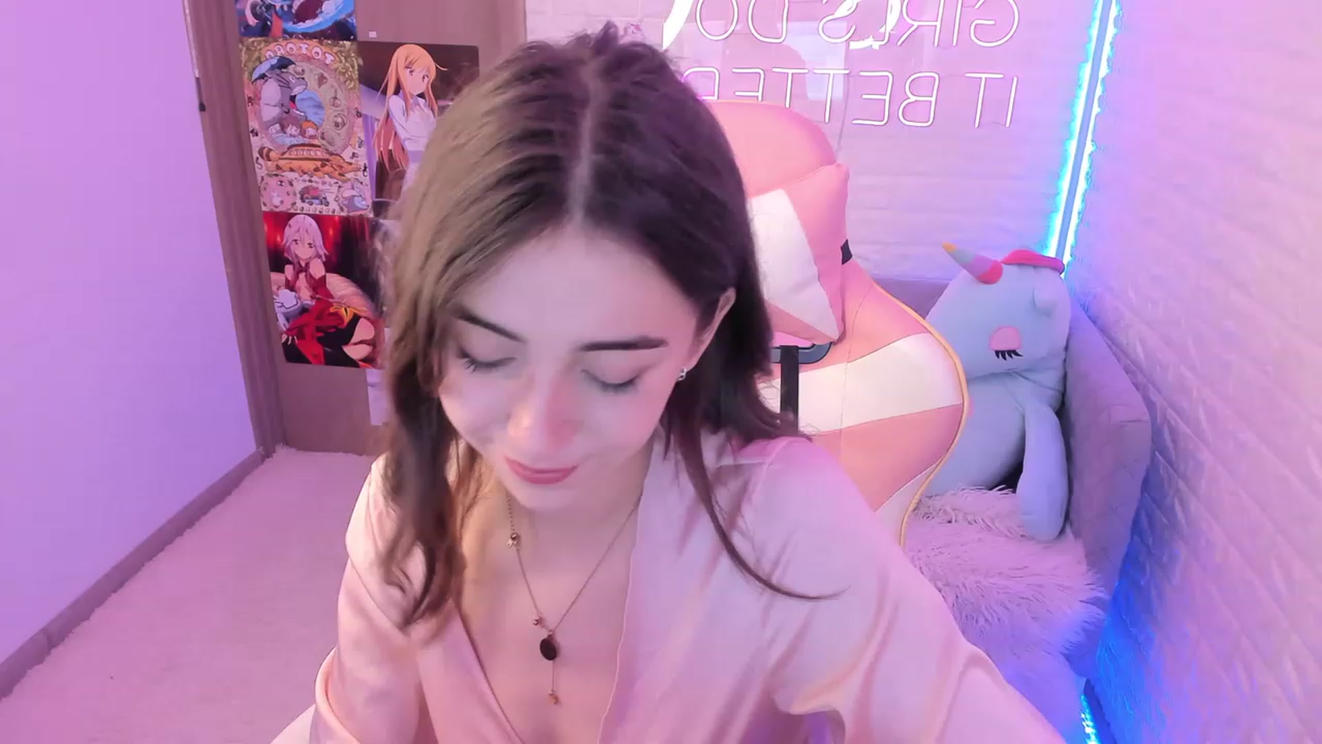 Gallery image thumbnail from ElsaYoung's myfreecams stream on, 12/09/2022, 07:16 image 18 of 20