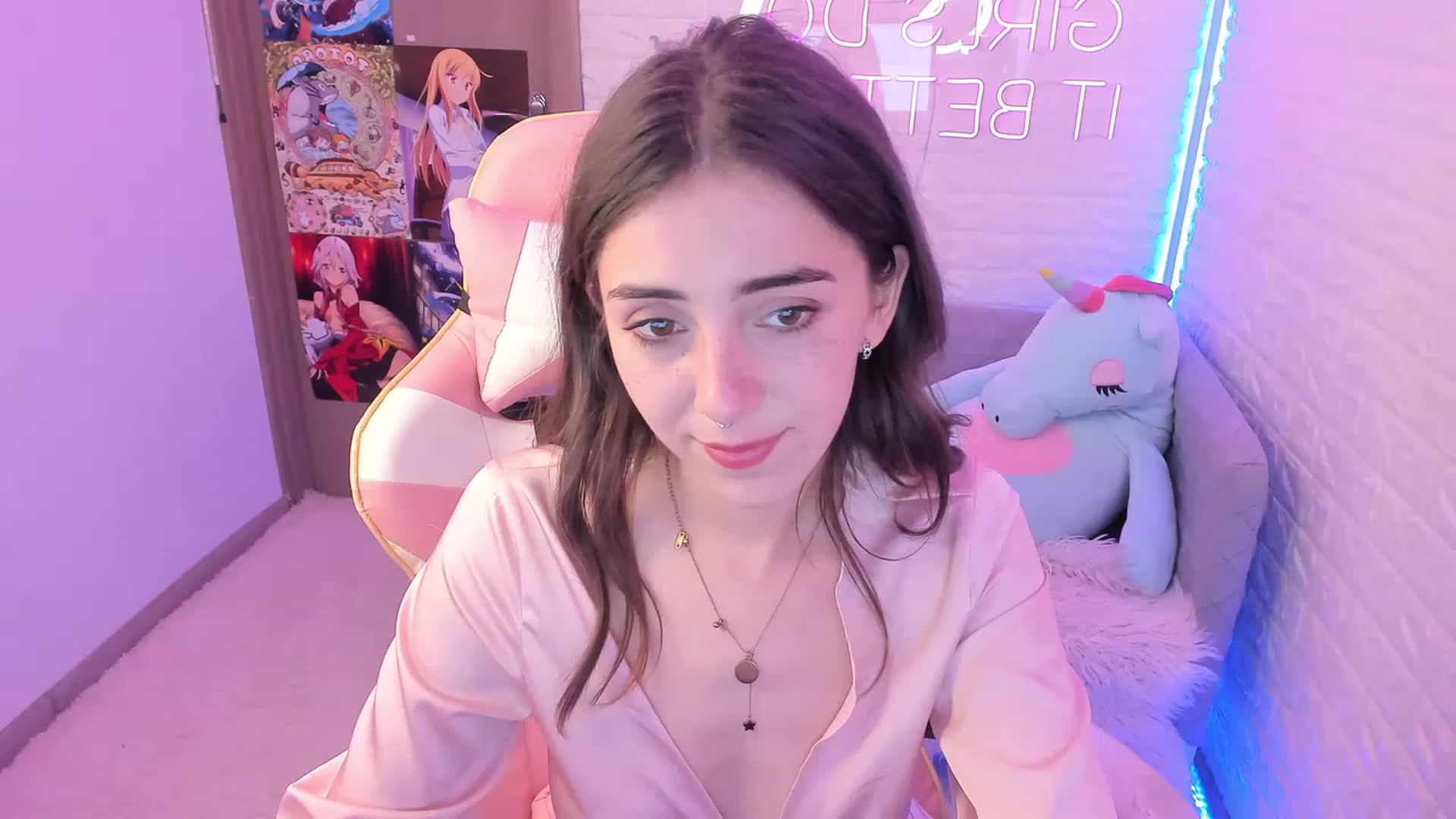 Gallery image thumbnail from ElsaYoung's myfreecams stream on, 12/09/2022, 07:16 image 14 of 20