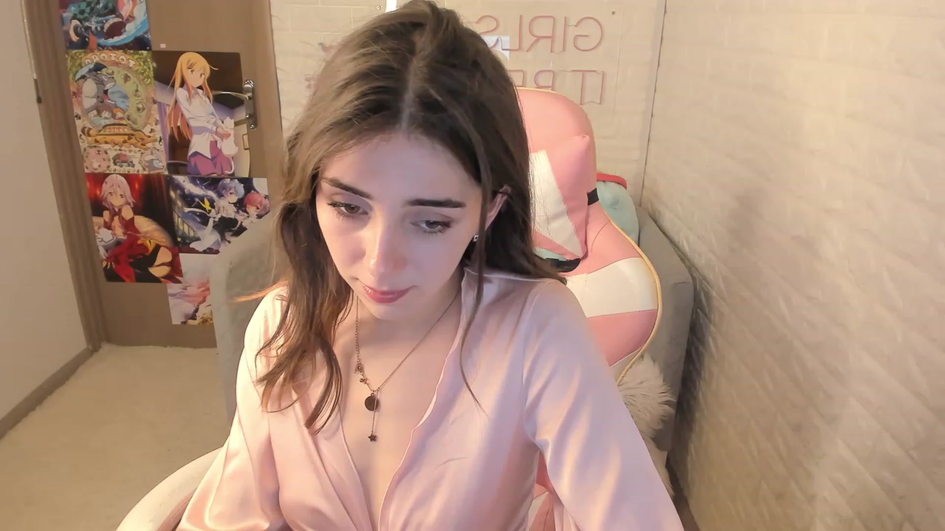 Gallery image thumbnail from ElsaYoung's myfreecams stream on, 12/09/2022, 09:28 image 13 of 20