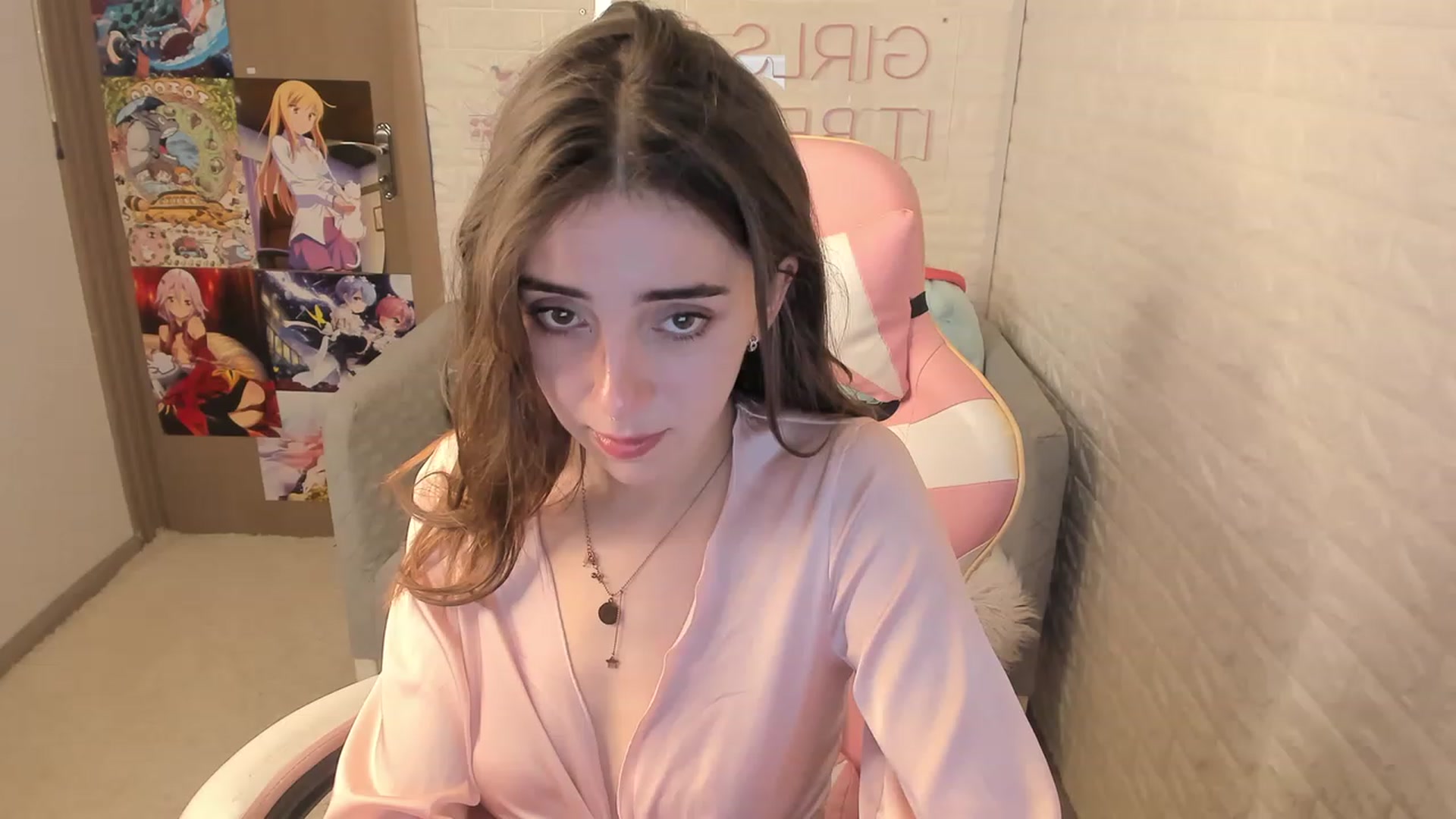 Gallery image thumbnail from ElsaYoung's myfreecams stream on, 12/09/2022, 09:28 image 12 of 20