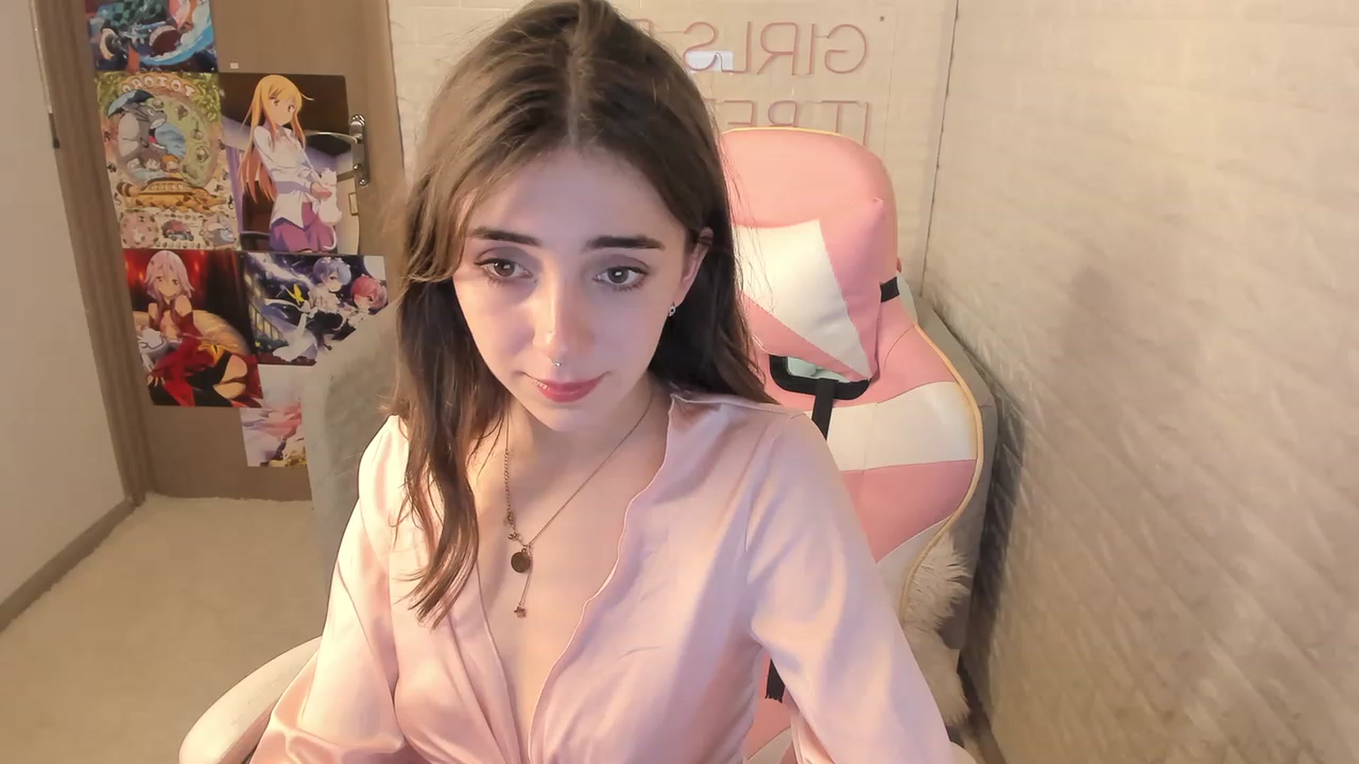 Gallery image thumbnail from ElsaYoung's myfreecams stream on, 12/09/2022, 09:28 image 16 of 20