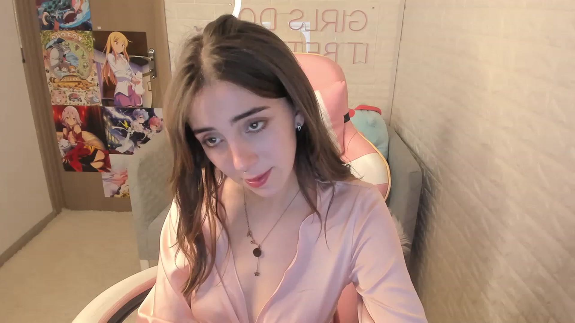 Gallery image thumbnail from ElsaYoung's myfreecams stream on, 12/09/2022, 09:28 image 19 of 20