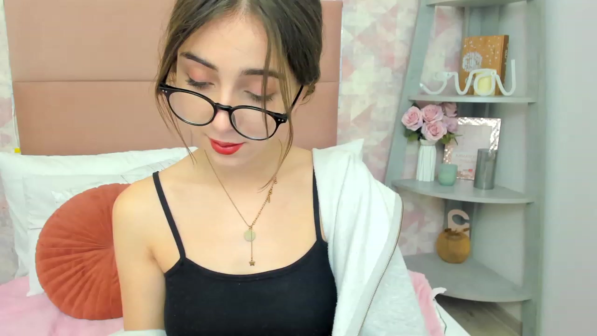 Gallery image thumbnail from ElsaYoung's myfreecams stream on, 12/11/2022, 03:52 image 20 of 20