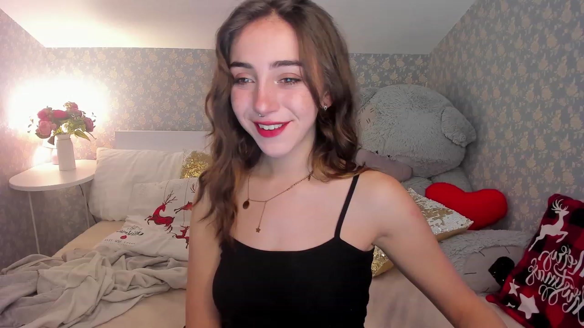 Gallery image thumbnail from ElsaYoung's myfreecams stream on, 12/11/2022, 20:36 image 3 of 20