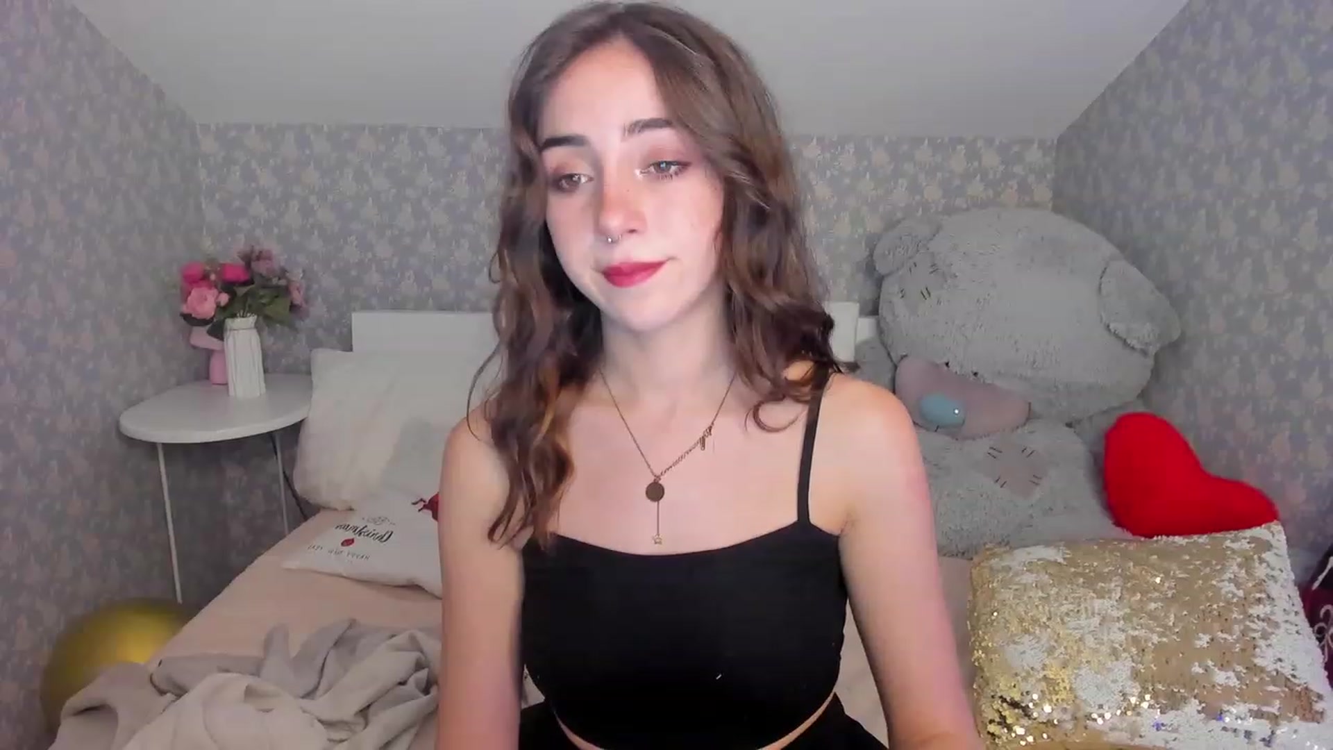 Gallery image thumbnail from ElsaYoung's myfreecams stream on, 12/11/2022, 20:36 image 18 of 20