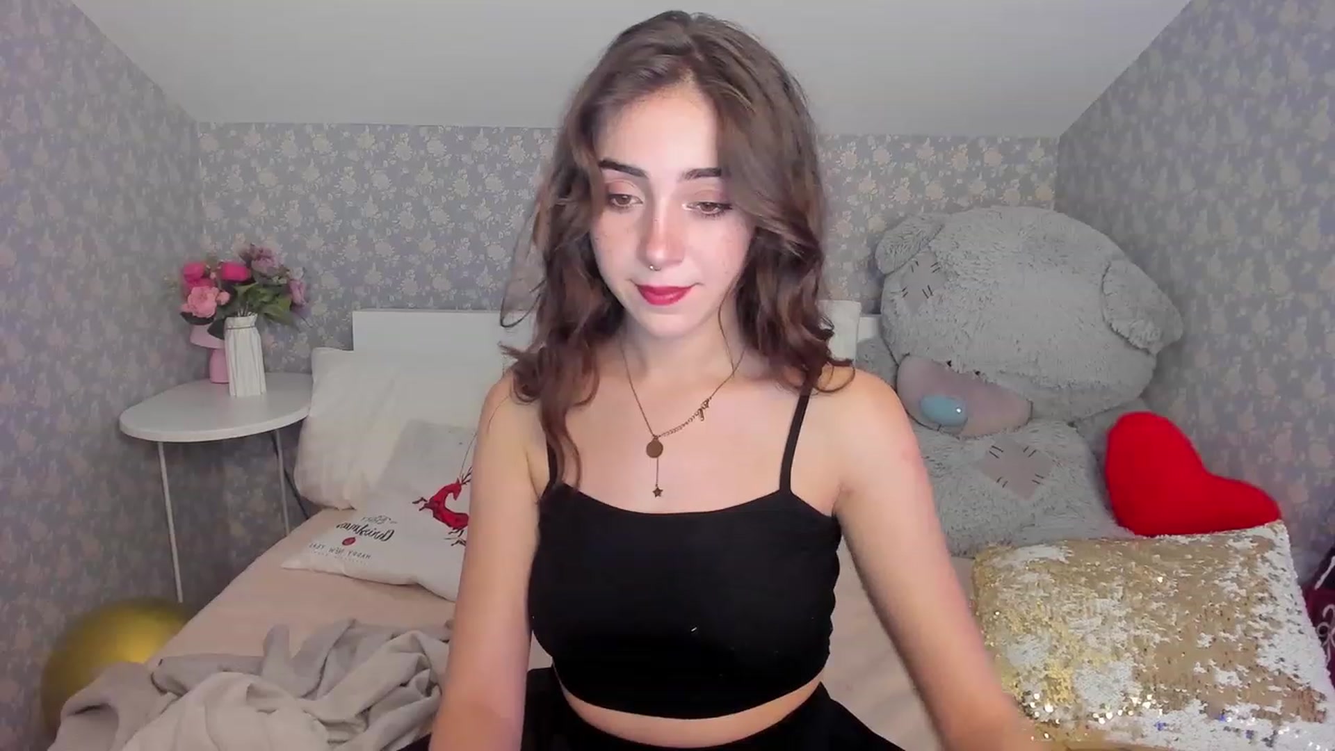 Gallery image thumbnail from ElsaYoung's myfreecams stream on, 12/11/2022, 20:36 image 15 of 20