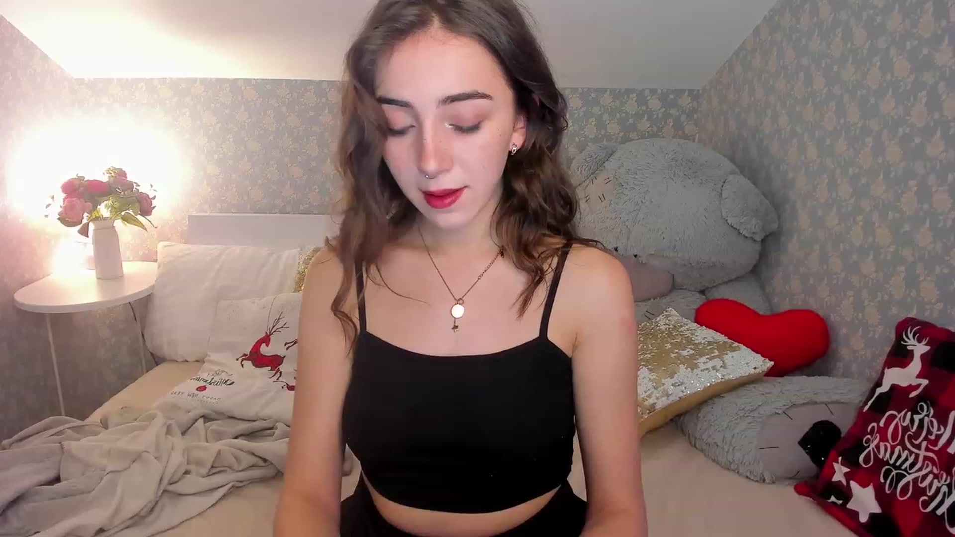 Gallery image thumbnail from ElsaYoung's myfreecams stream on, 12/11/2022, 20:36 image 1 of 20