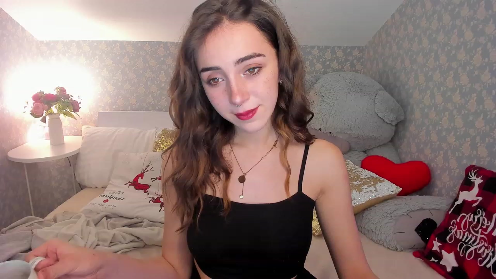 Gallery image thumbnail from ElsaYoung's myfreecams stream on, 12/11/2022, 20:36 image 5 of 20