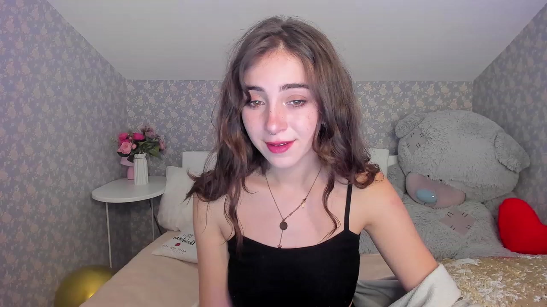 Gallery image thumbnail from ElsaYoung's myfreecams stream on, 12/11/2022, 21:43 image 6 of 20