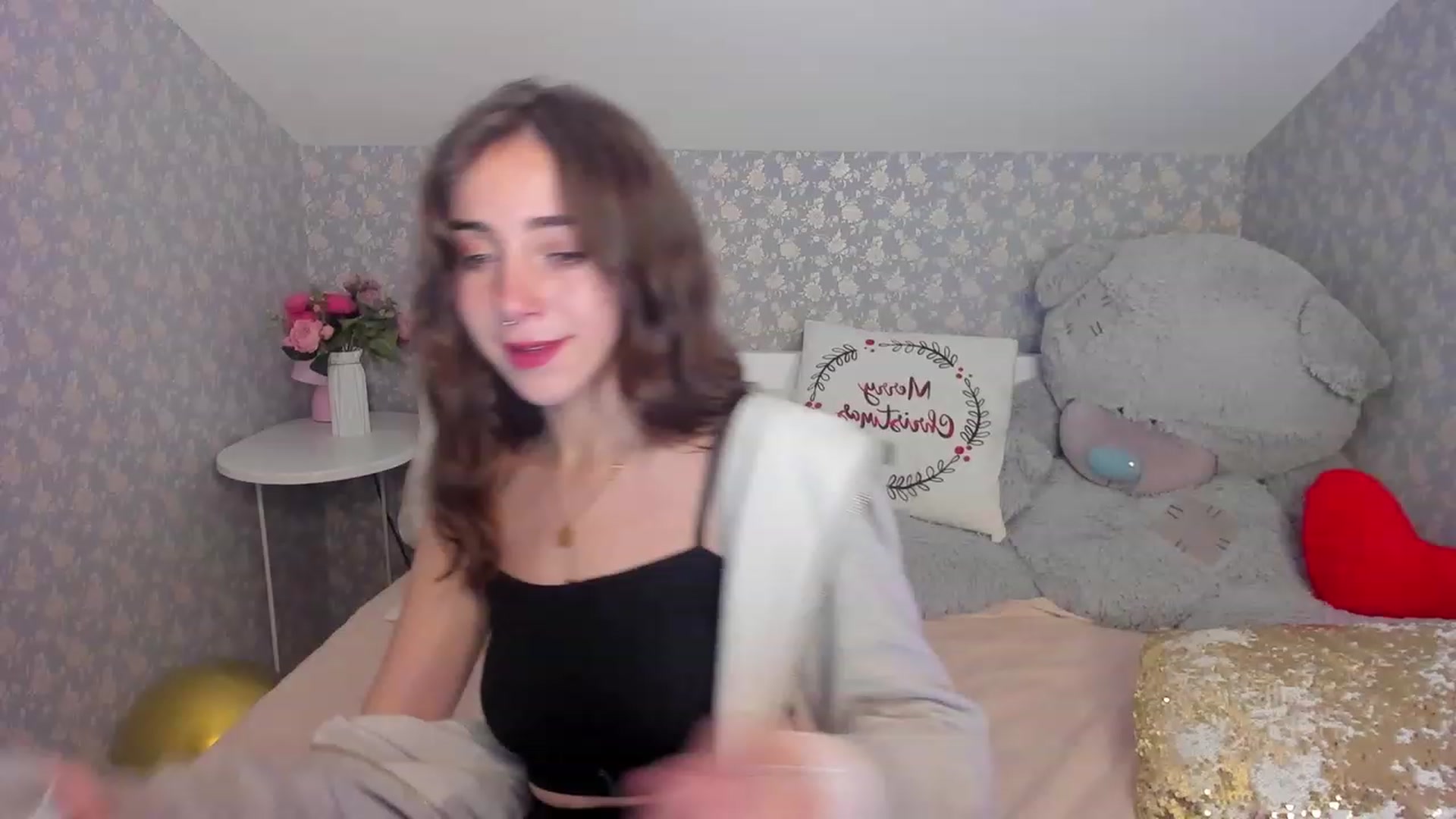 Gallery image thumbnail from ElsaYoung's myfreecams stream on, 12/11/2022, 21:43 image 18 of 20