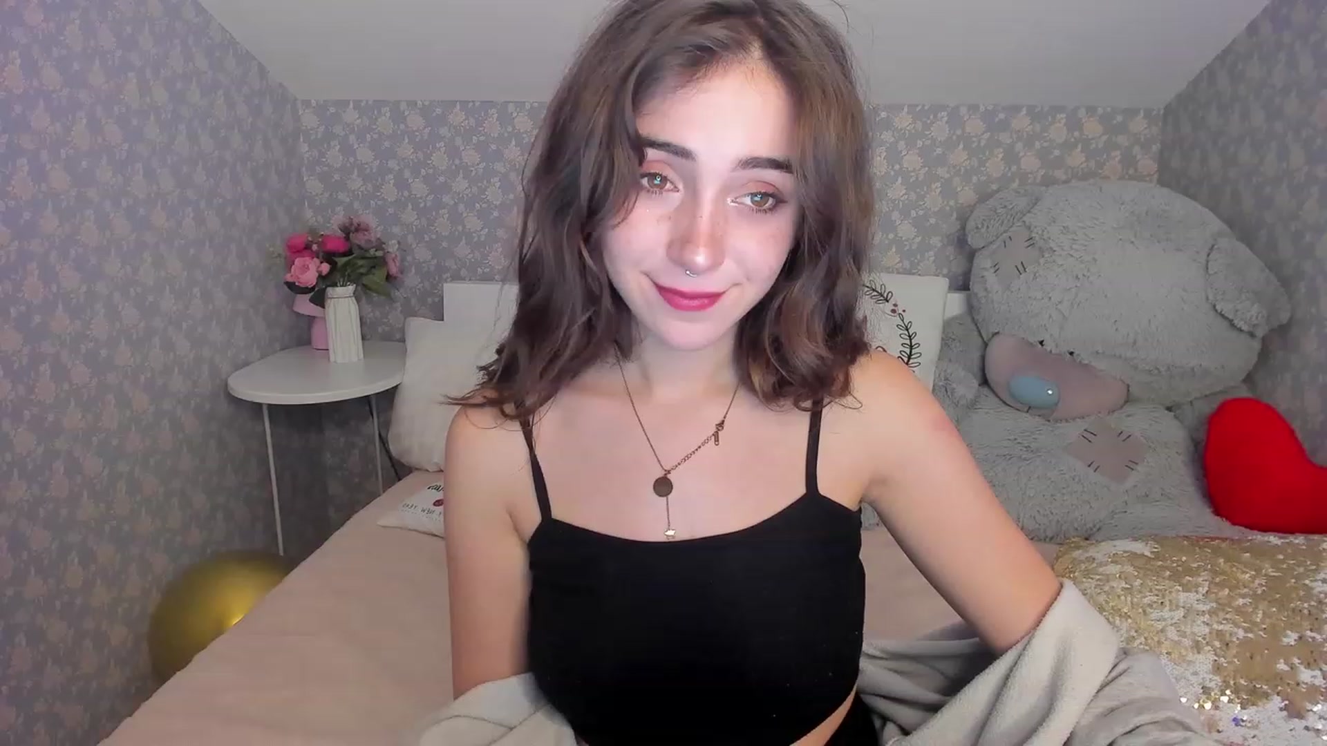Gallery image thumbnail from ElsaYoung's myfreecams stream on, 12/11/2022, 21:43 image 9 of 20