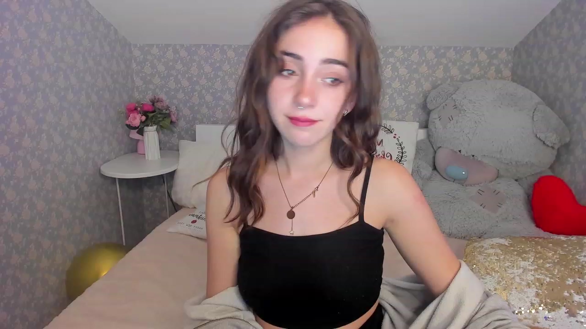 Gallery image thumbnail from ElsaYoung's myfreecams stream on, 12/11/2022, 21:43 image 7 of 20