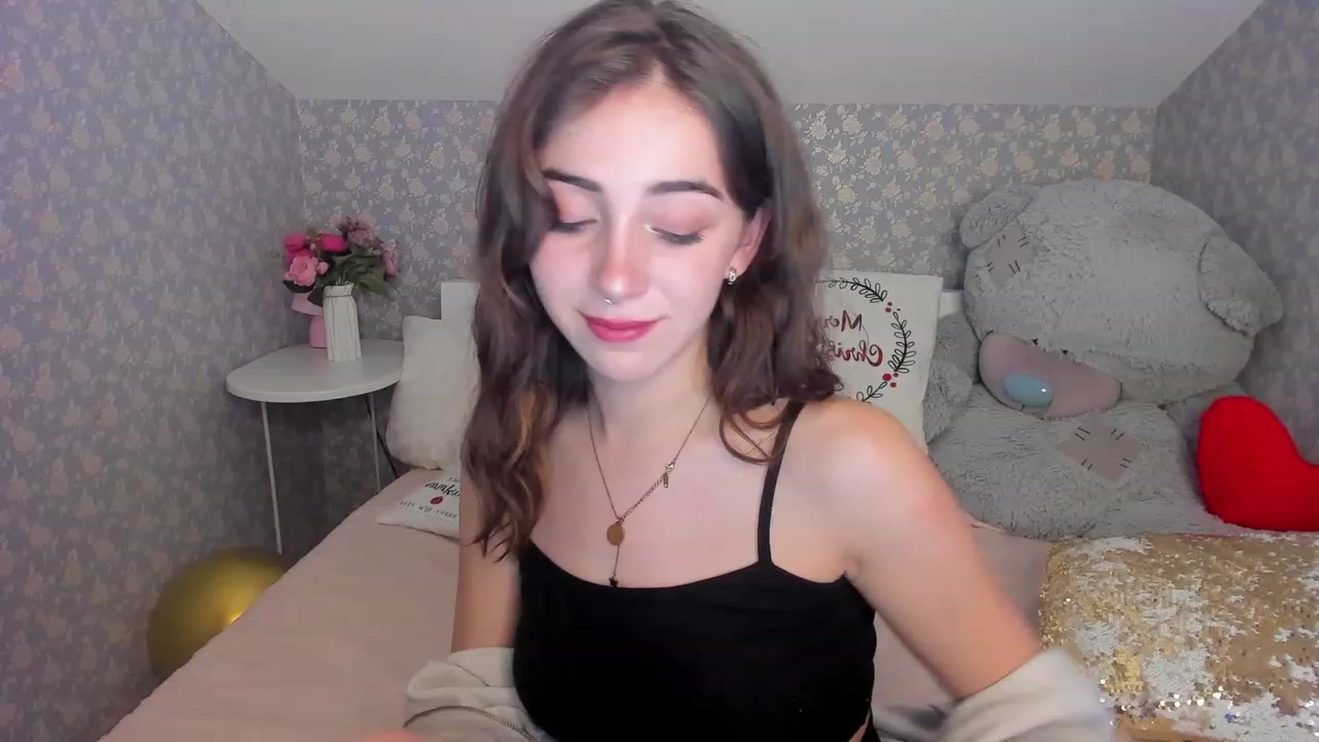 Gallery image thumbnail from ElsaYoung's myfreecams stream on, 12/11/2022, 21:43 image 12 of 20
