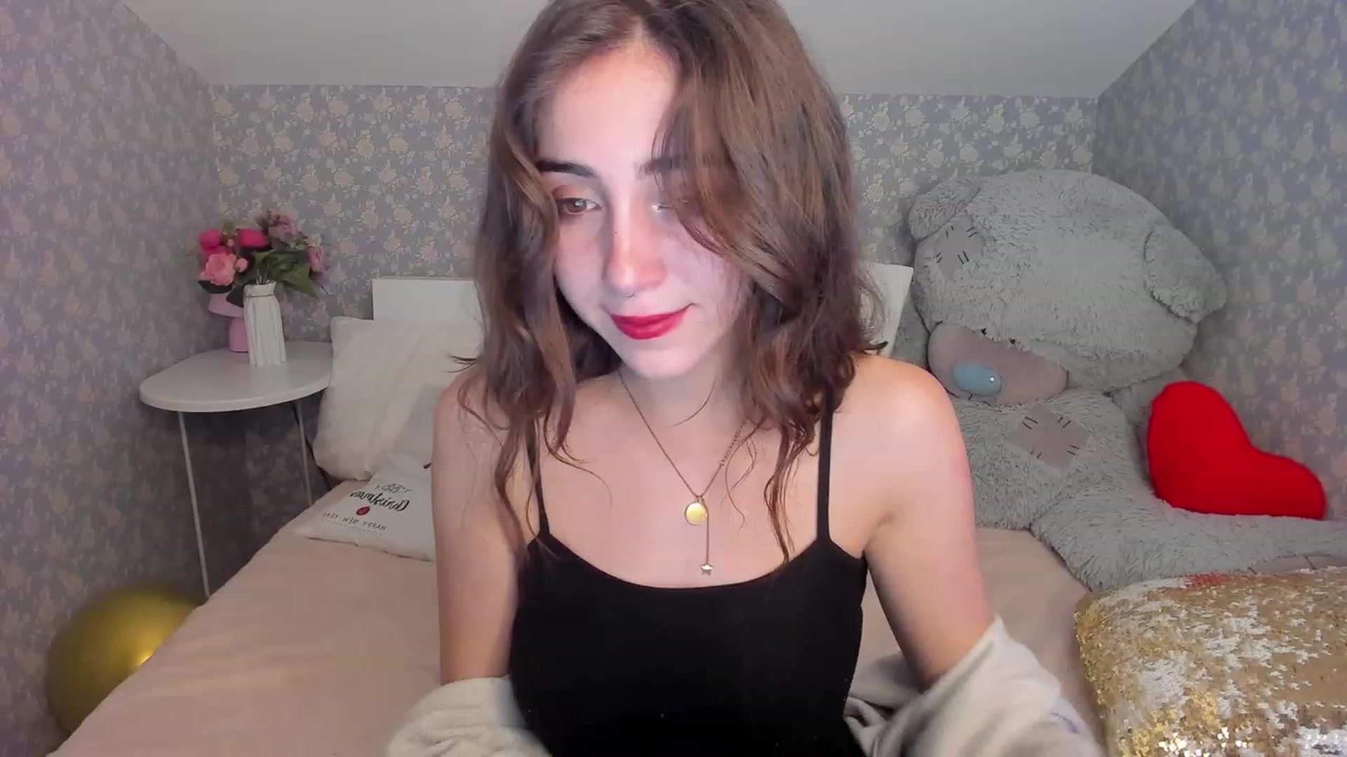 Gallery image thumbnail from ElsaYoung's myfreecams stream on, 12/11/2022, 23:04 image 19 of 20