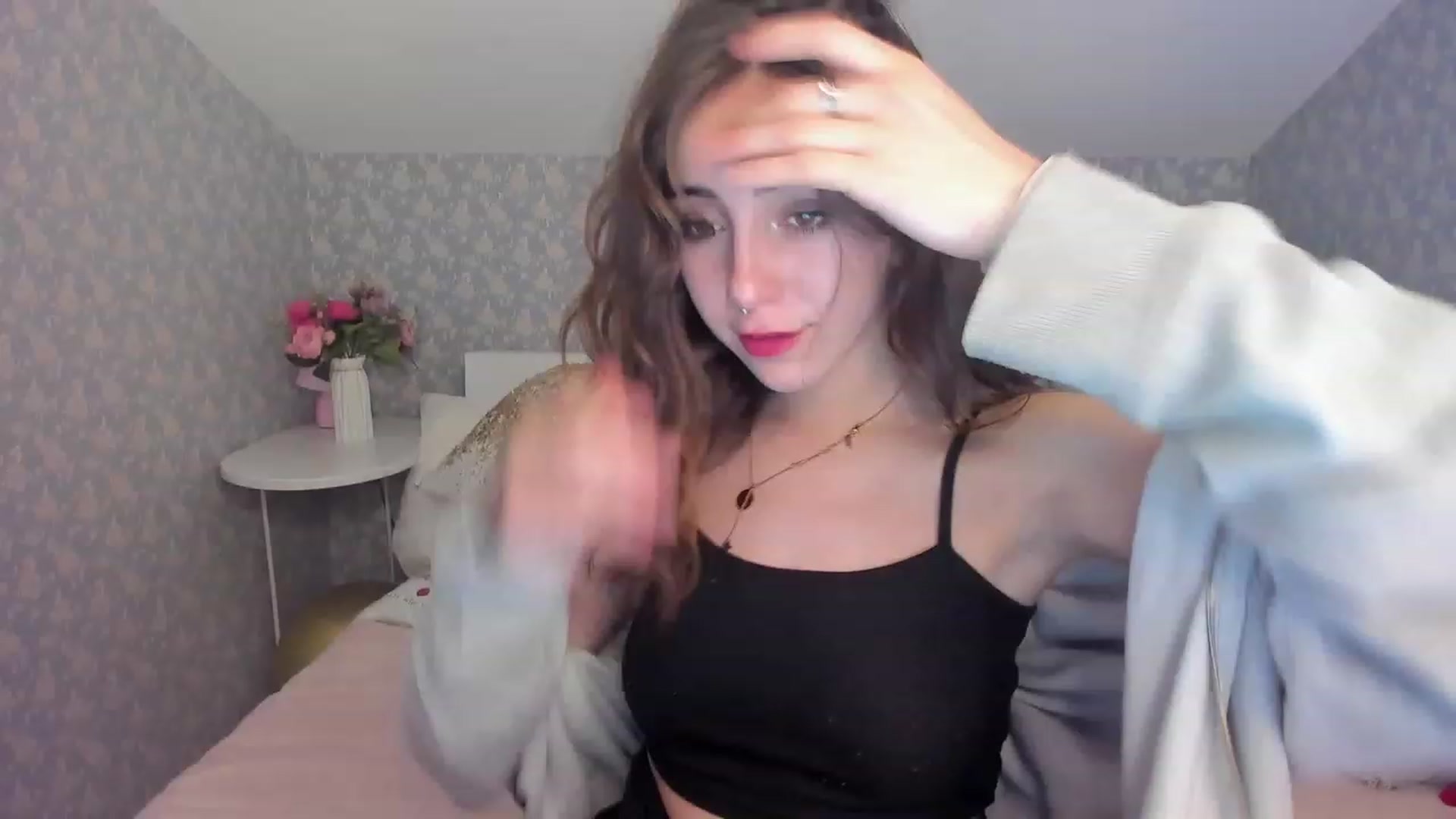 Gallery image thumbnail from ElsaYoung's myfreecams stream on, 12/12/2022, 24:27 image 9 of 20