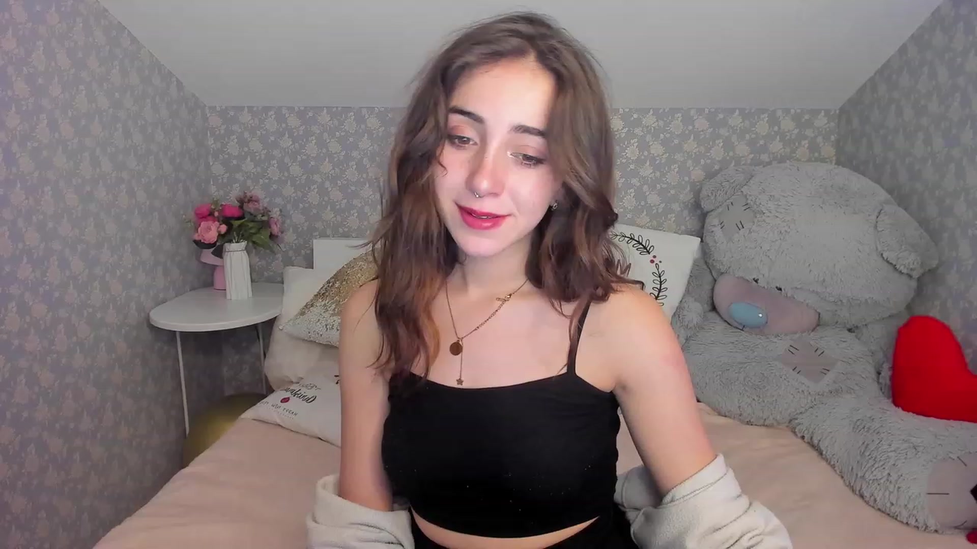 Gallery image thumbnail from ElsaYoung's myfreecams stream on, 12/12/2022, 24:27 image 16 of 20