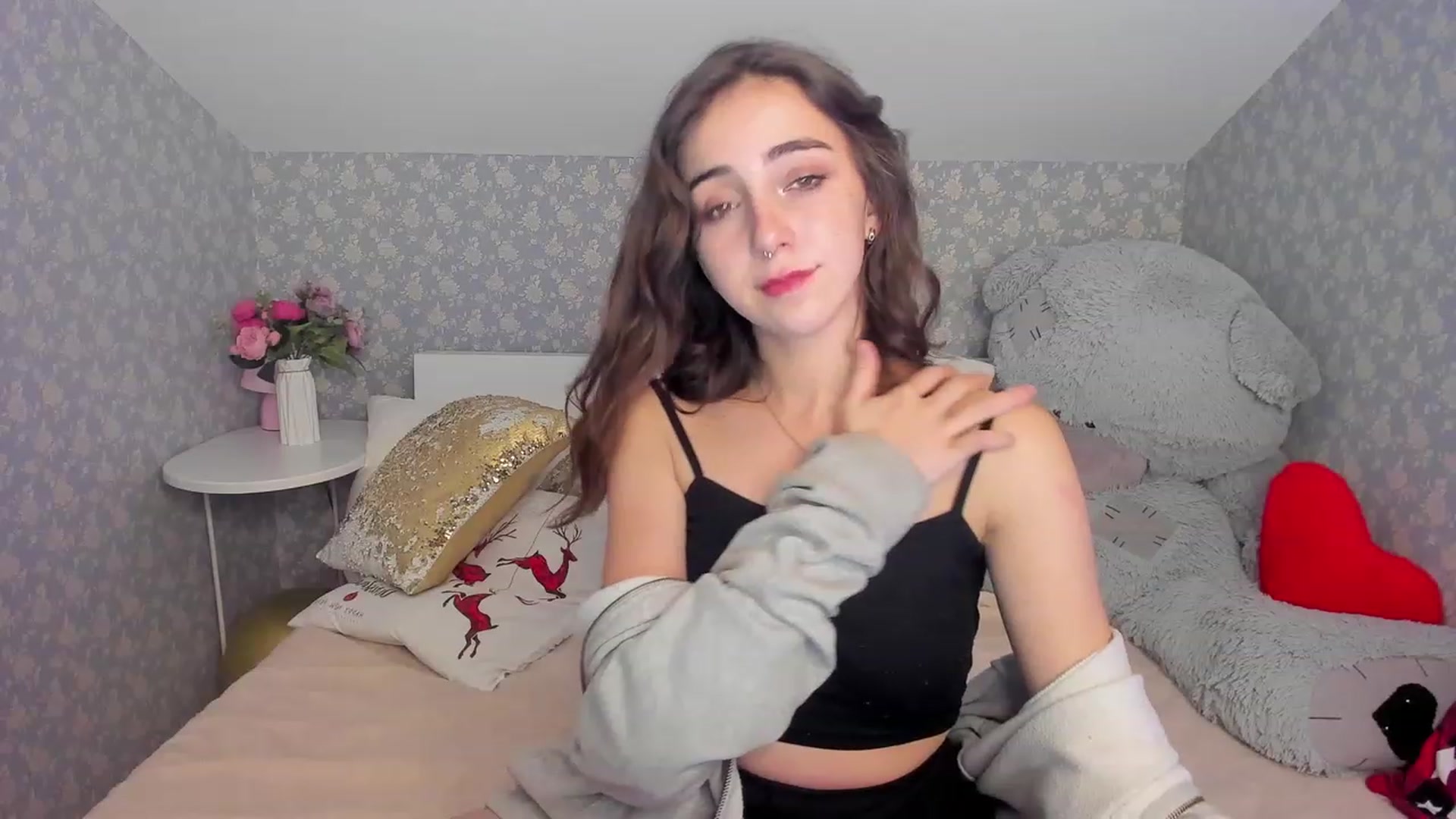 Gallery image thumbnail from ElsaYoung's myfreecams stream on, 12/12/2022, 03:17 image 5 of 20