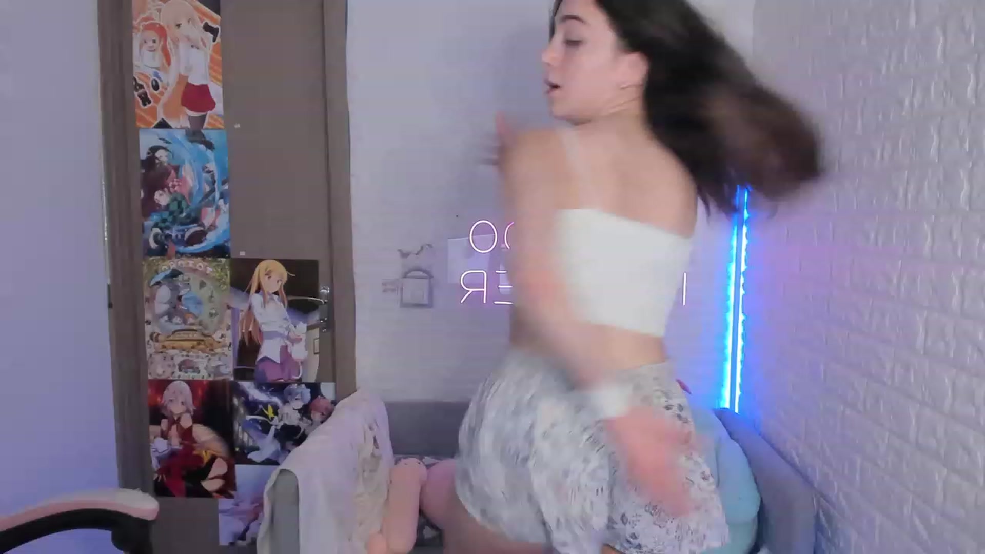 Gallery image thumbnail from ElsaYoung's myfreecams stream on, 12/15/2022, 08:39 image 10 of 20
