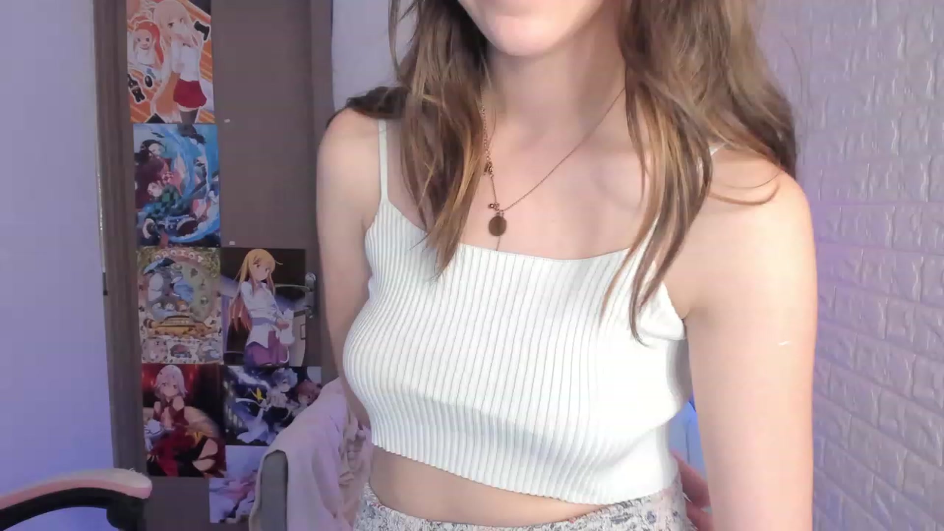 Gallery image thumbnail from ElsaYoung's myfreecams stream on, 12/15/2022, 08:39 image 11 of 20