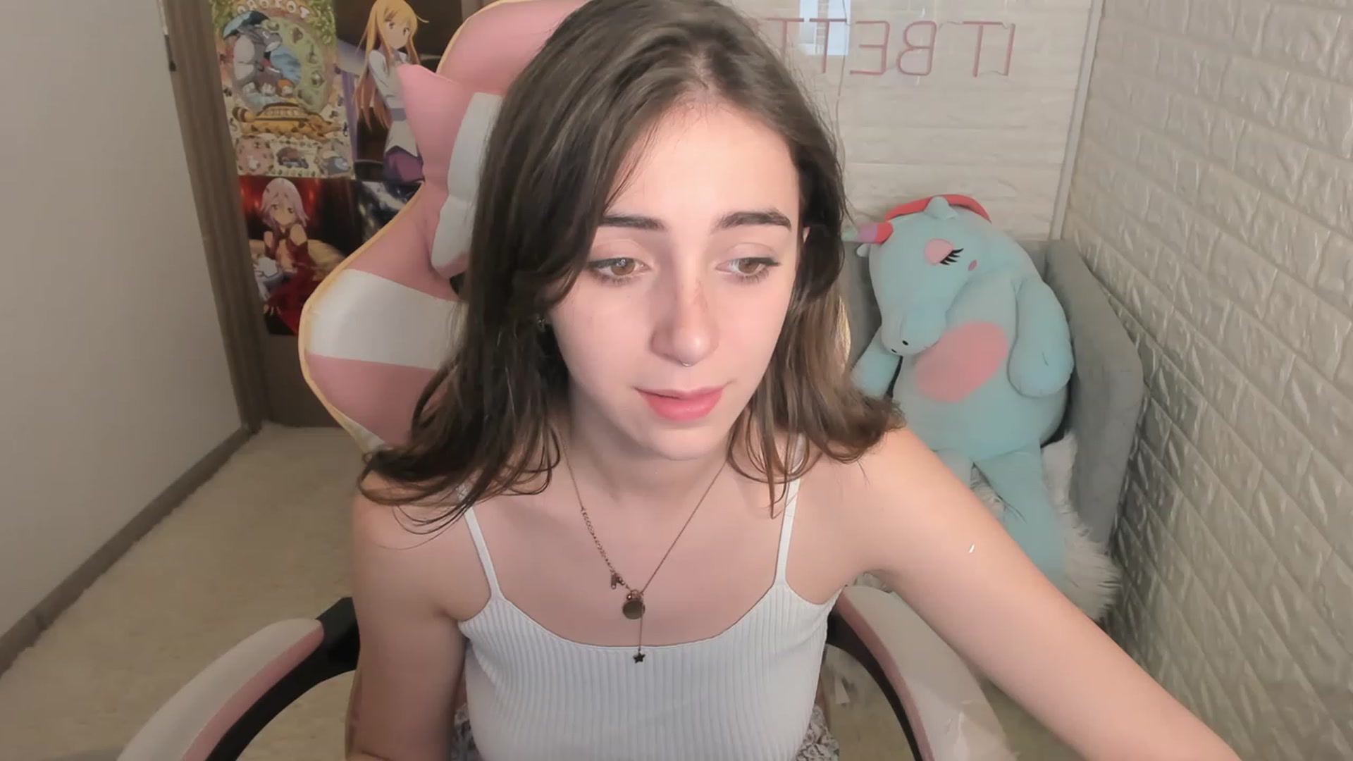 Gallery image thumbnail from ElsaYoung's myfreecams stream on, 12/15/2022, 11:26 image 2 of 20