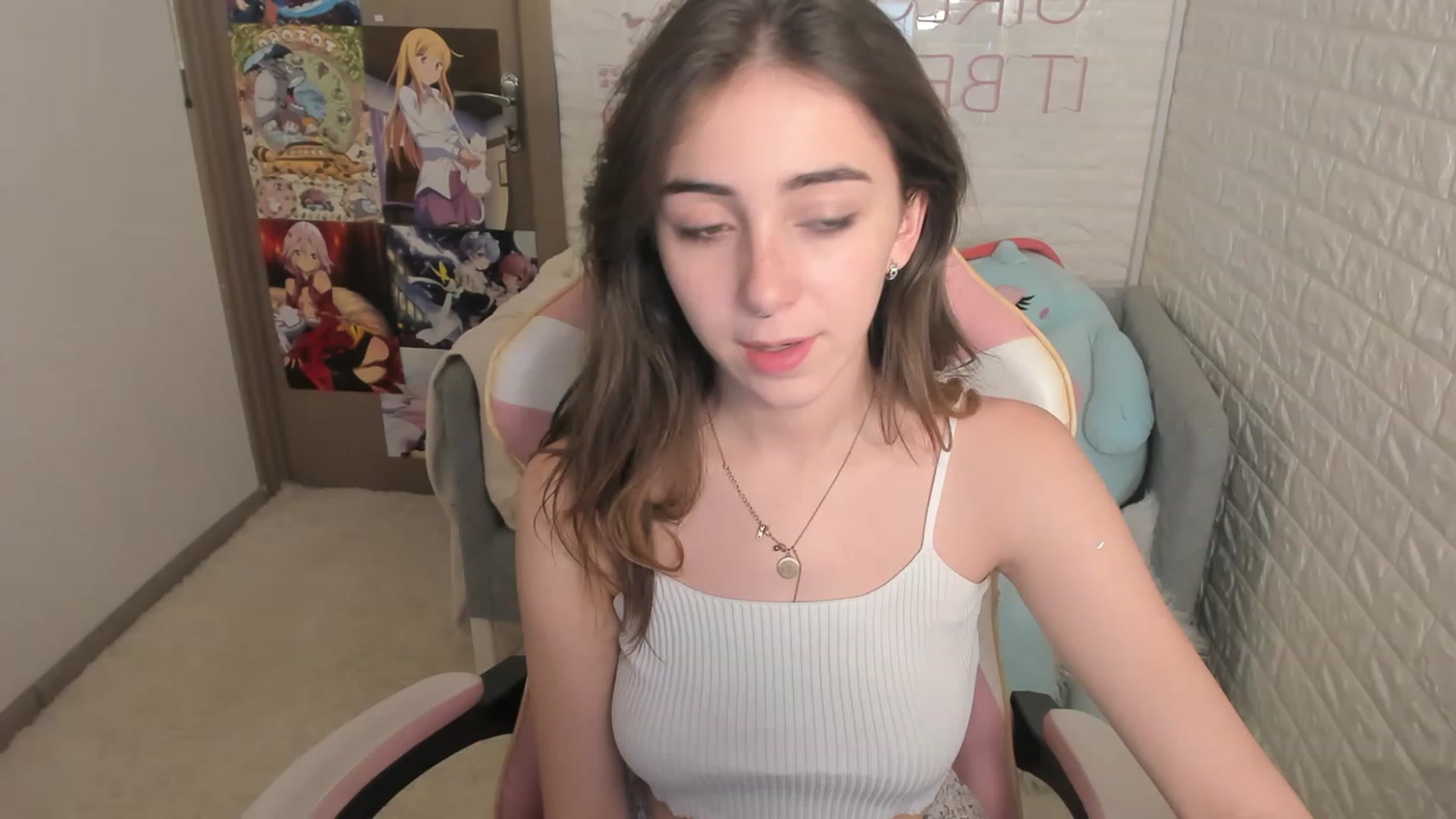 Gallery image thumbnail from ElsaYoung's myfreecams stream on, 12/15/2022, 11:26 image 5 of 20