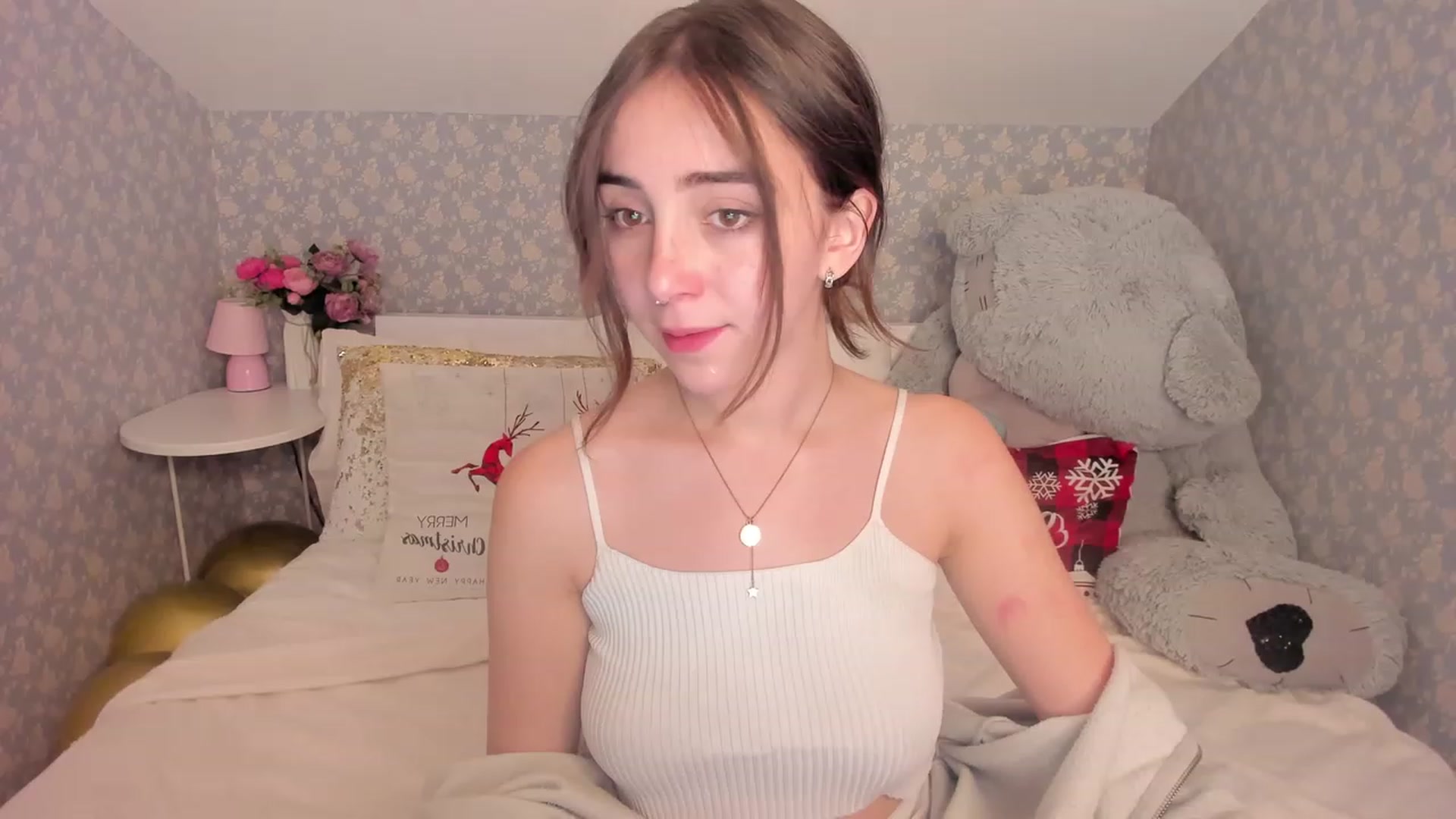 Gallery image thumbnail from ElsaYoung's myfreecams stream on, 12/16/2022, 07:40 image 16 of 20