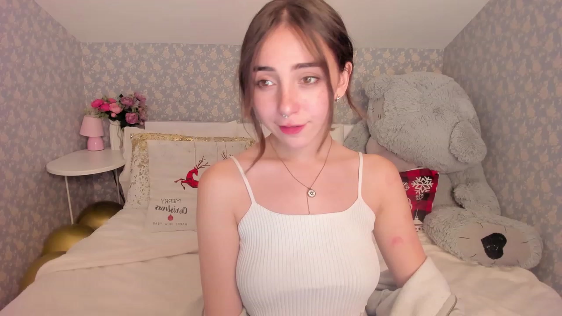 Gallery image thumbnail from ElsaYoung's myfreecams stream on, 12/16/2022, 07:40 image 7 of 20