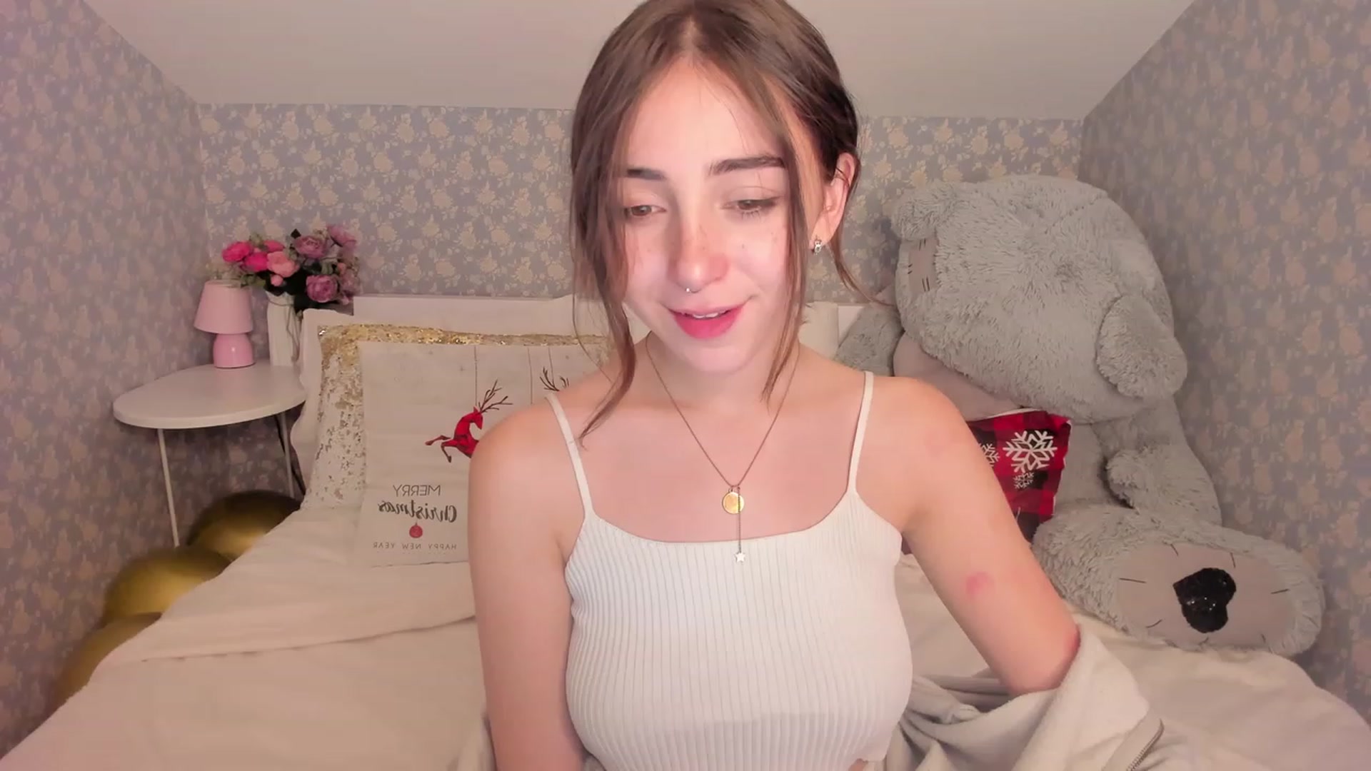 Gallery image thumbnail from ElsaYoung's myfreecams stream on, 12/16/2022, 07:40 image 15 of 20