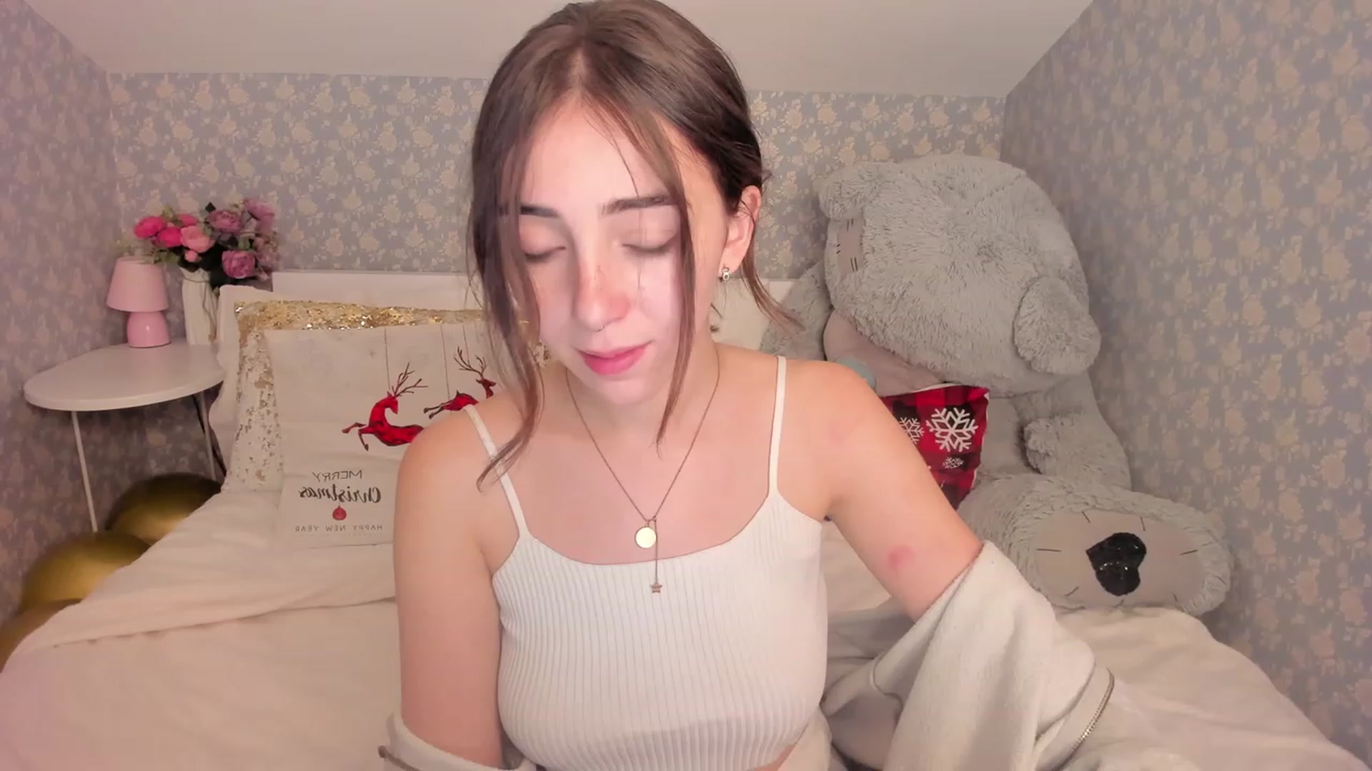 Gallery image thumbnail from ElsaYoung's myfreecams stream on, 12/16/2022, 08:17 image 20 of 20