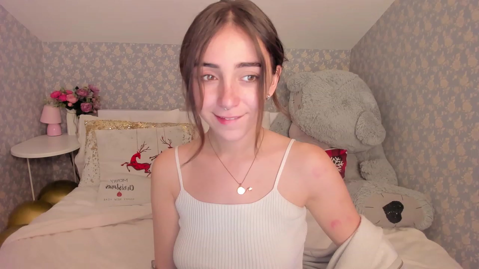 Gallery image thumbnail from ElsaYoung's myfreecams stream on, 12/16/2022, 08:17 image 1 of 20