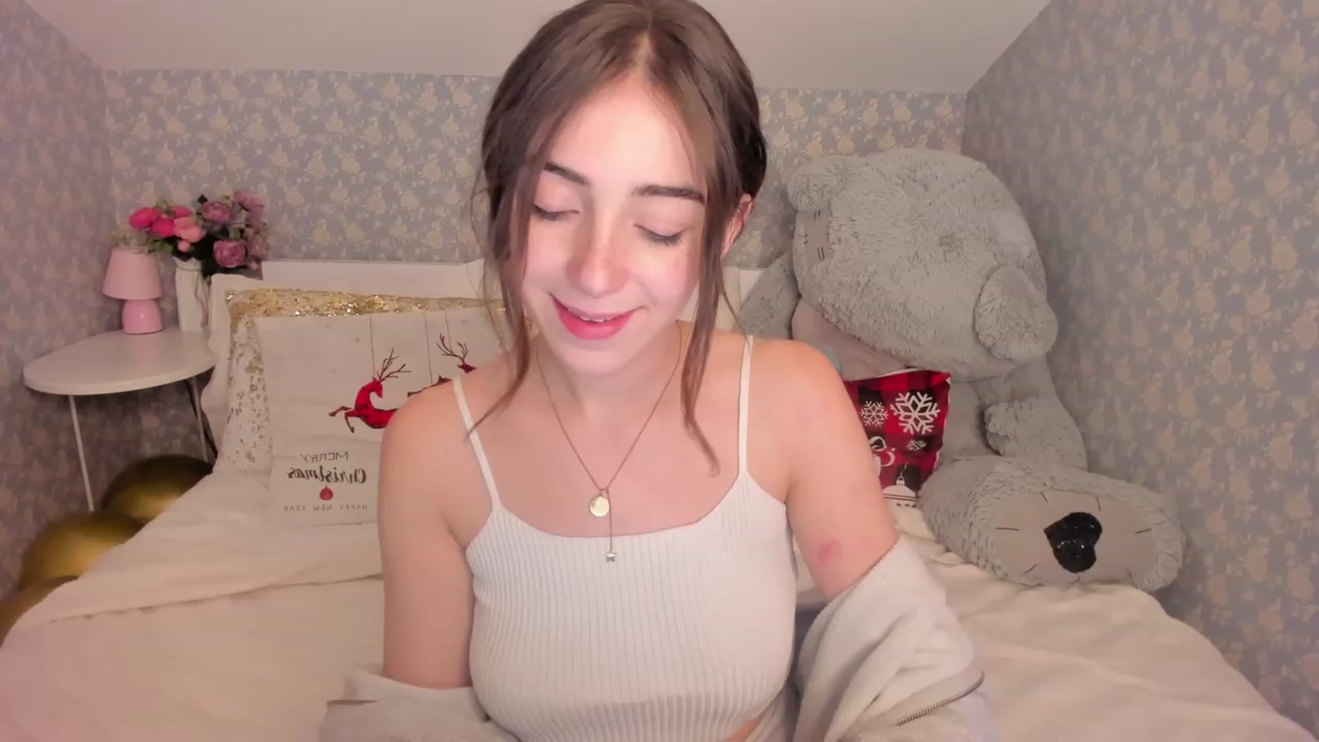 Gallery image thumbnail from ElsaYoung's myfreecams stream on, 12/16/2022, 08:17 image 14 of 20