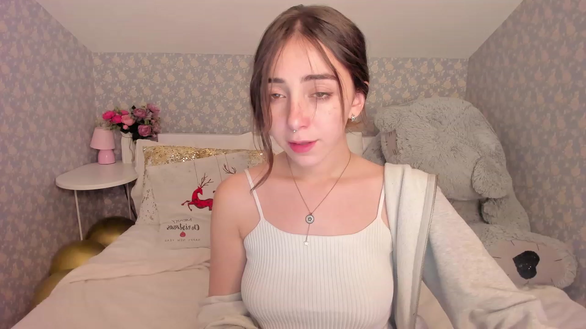 Gallery image thumbnail from ElsaYoung's myfreecams stream on, 12/16/2022, 09:15 image 15 of 20