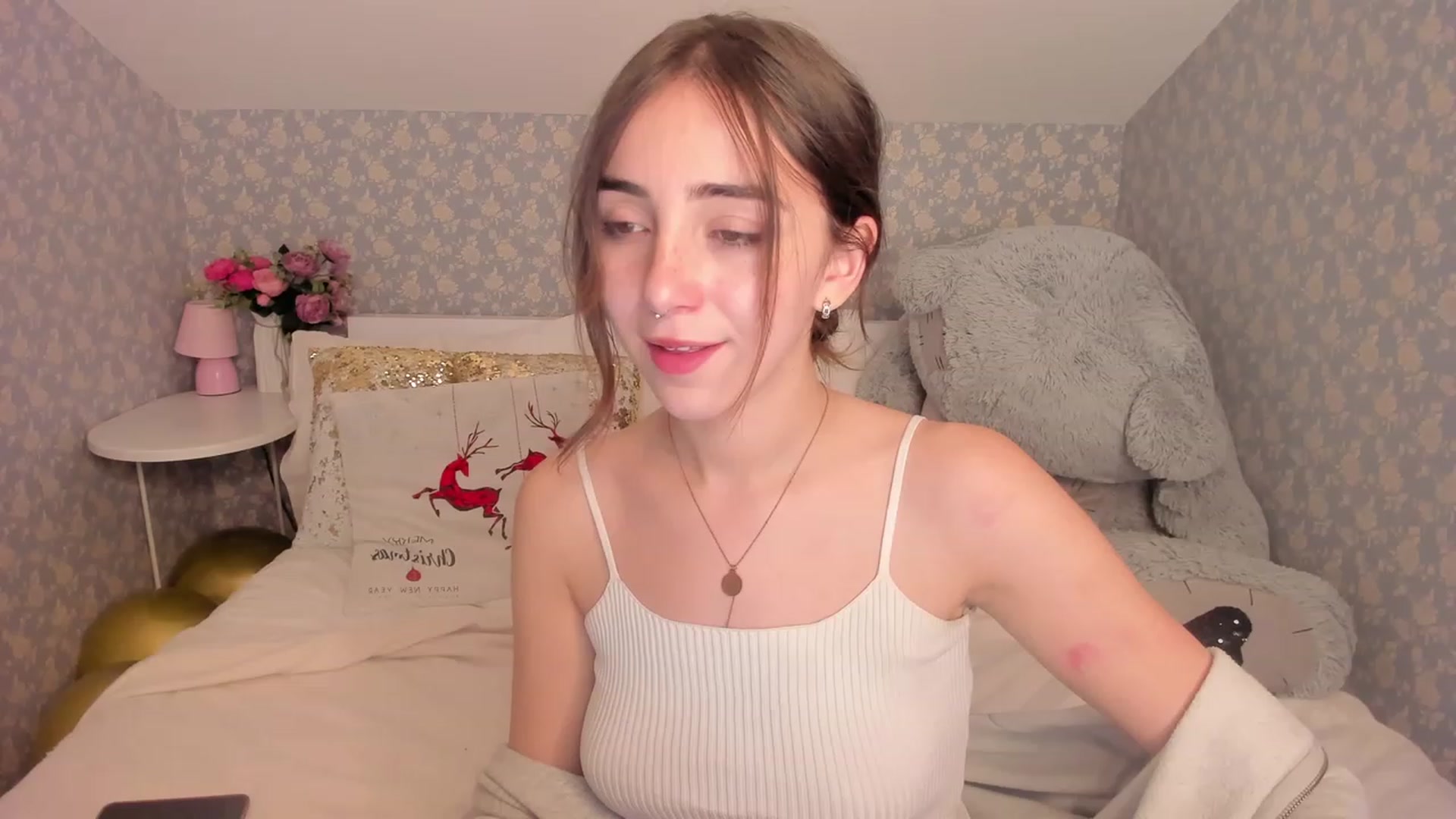 Gallery image thumbnail from ElsaYoung's myfreecams stream on, 12/16/2022, 11:02 image 6 of 20