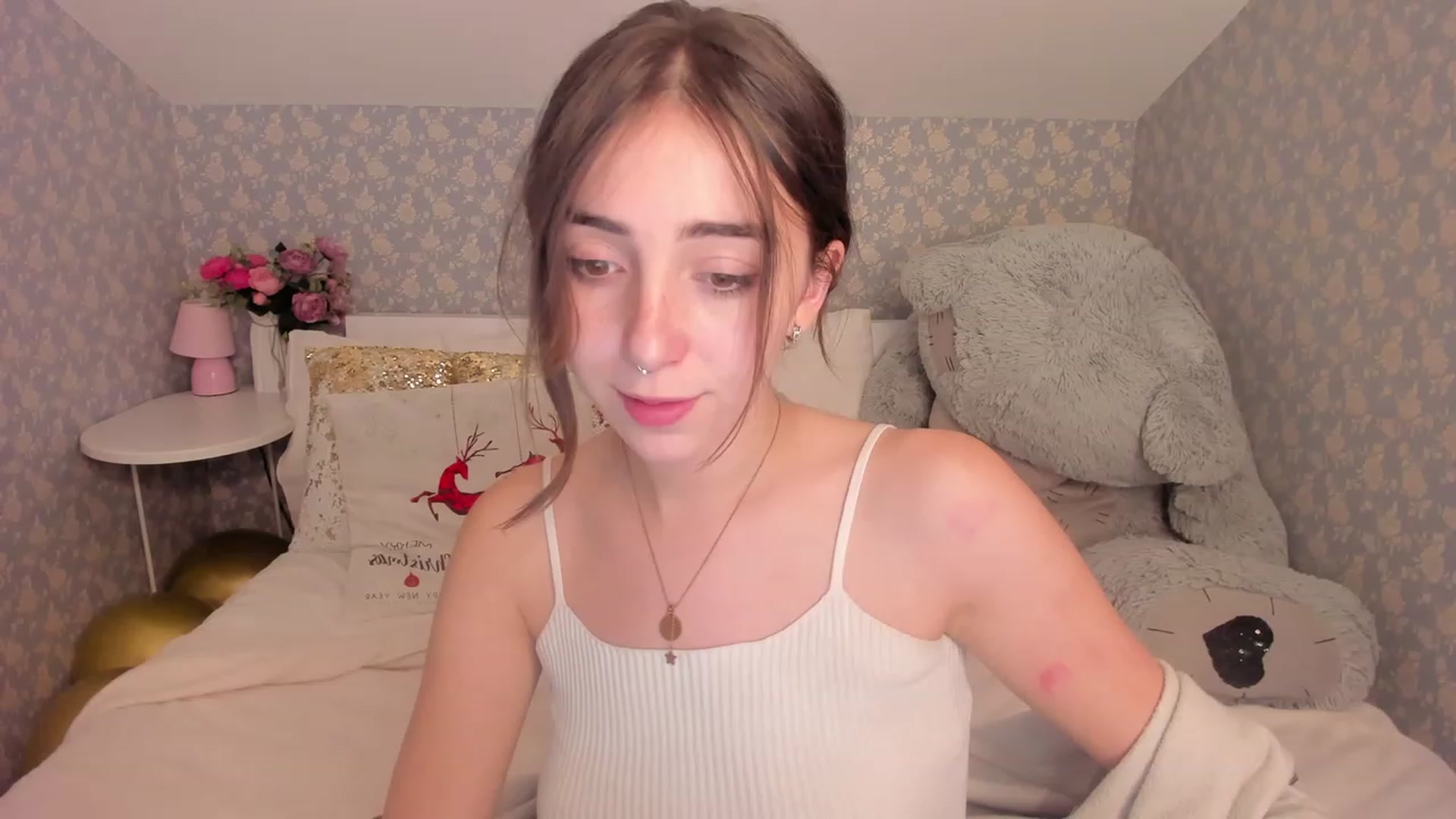 Gallery image thumbnail from ElsaYoung's myfreecams stream on, 12/16/2022, 11:02 image 14 of 20