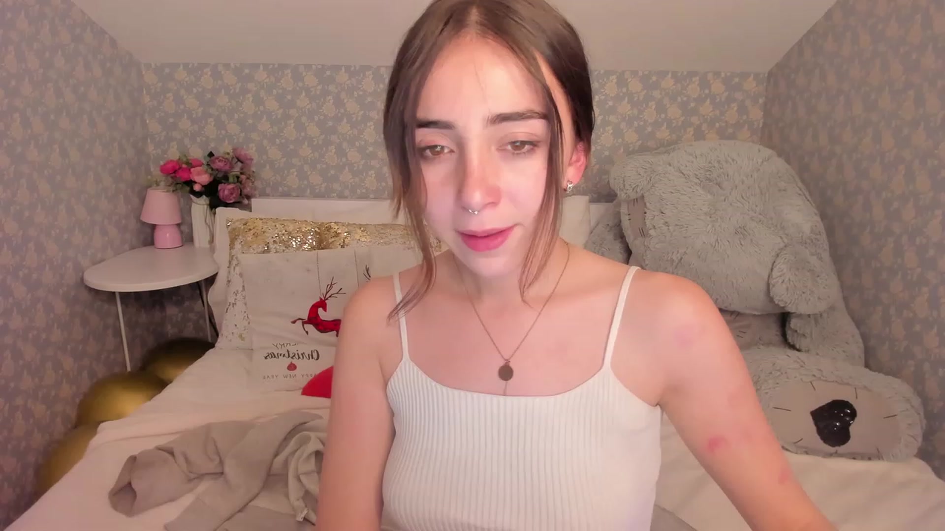 Gallery image thumbnail from ElsaYoung's myfreecams stream on, 12/16/2022, 12:52 image 6 of 20